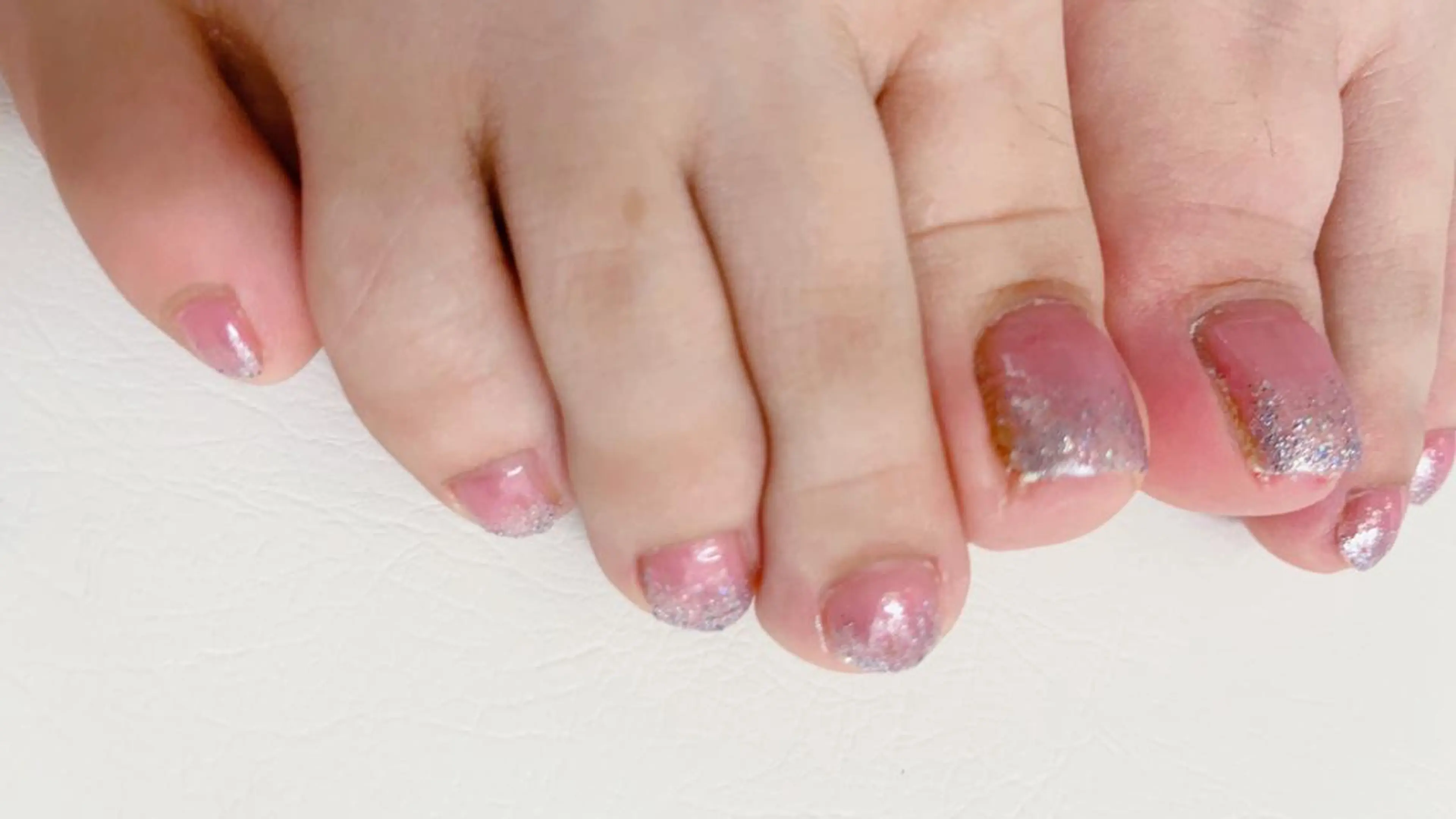 ネイル グラデーション ラメ(グリッター) ピンク シルバー Alluring アルーリング中村のエステ・リラクイメージ