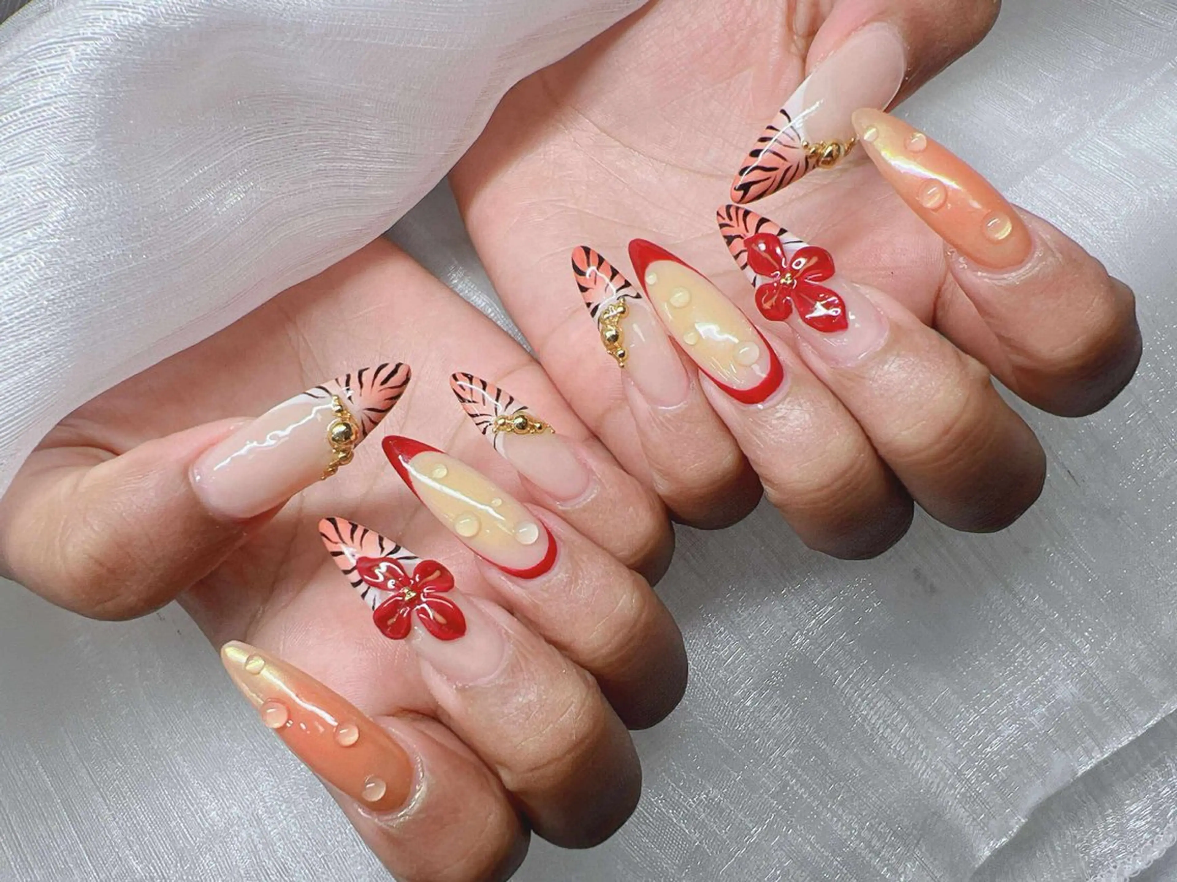 ネイル 長さ出し グラデーション 卒業式 キラキラネイル マグネットネイル ハンドネイル Lee Nailsのネイルデザイン