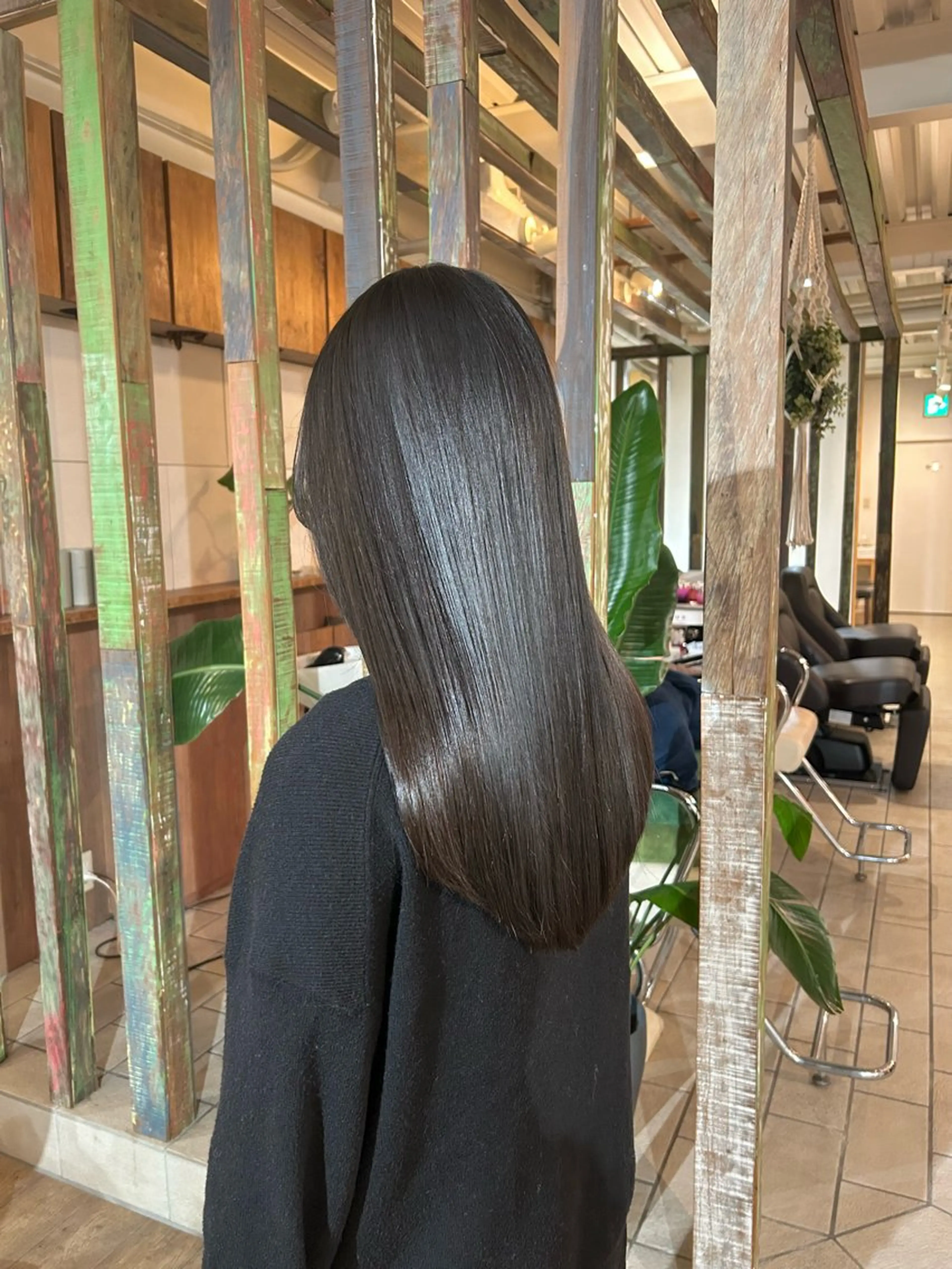 ロング 白上 愛佳のヘアスタイル