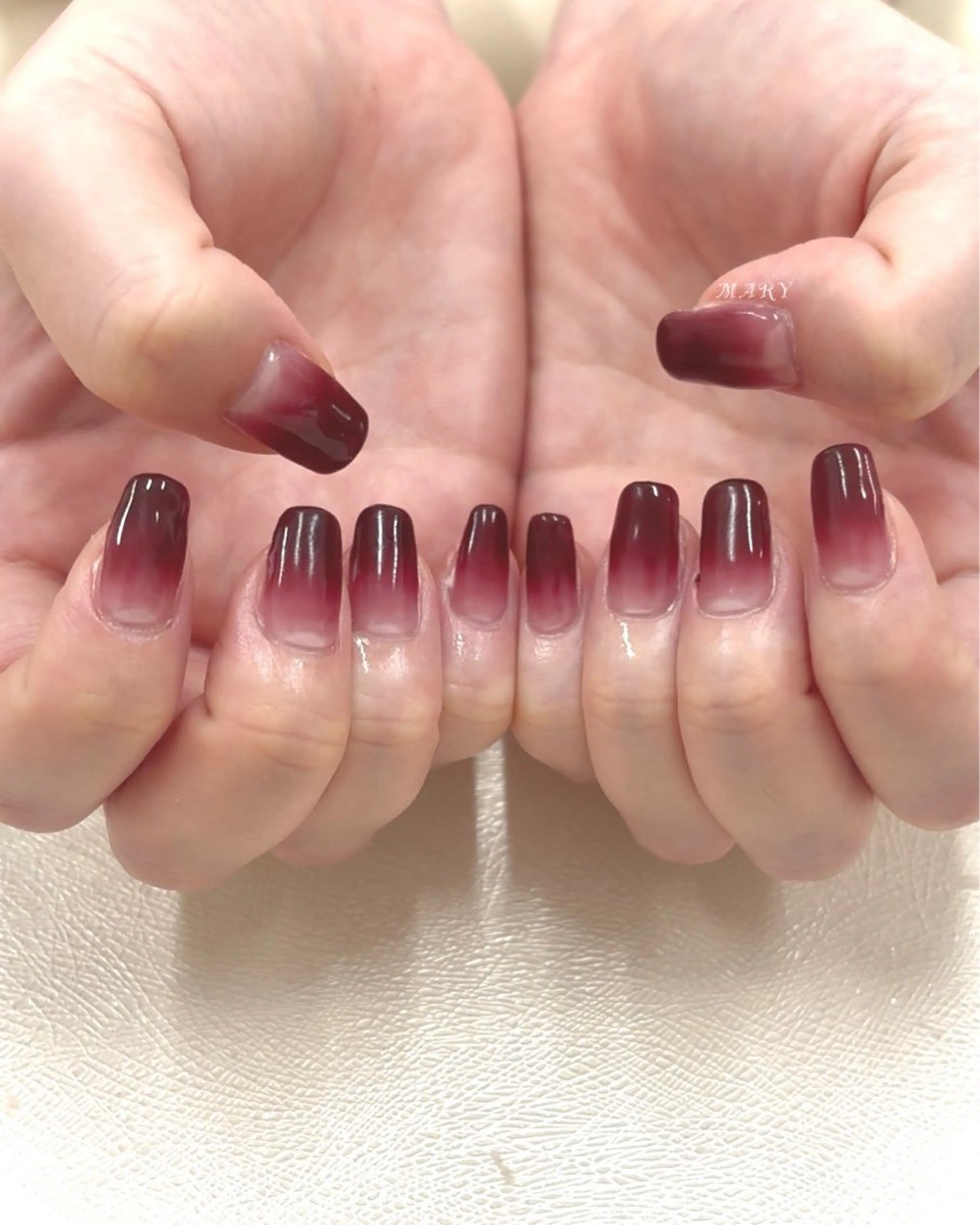 ネイル グラデーション ニュアンスネイル シンプルネイル ハンドネイル Mary nail .narumiのネイルデザイン