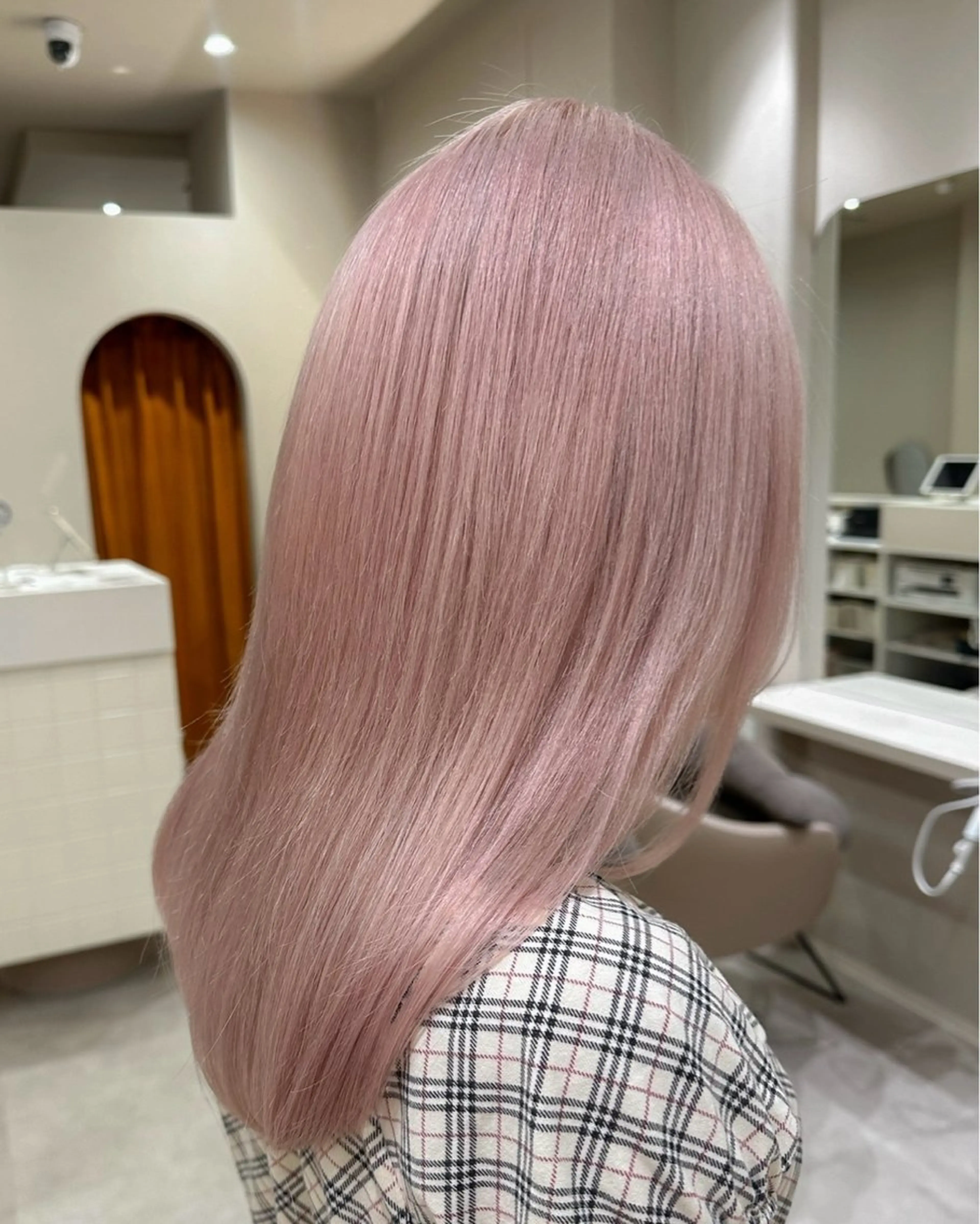 カラー ピンクカラー ハイトーン／暖色 👩🏼HONOKAのヘアスタイル