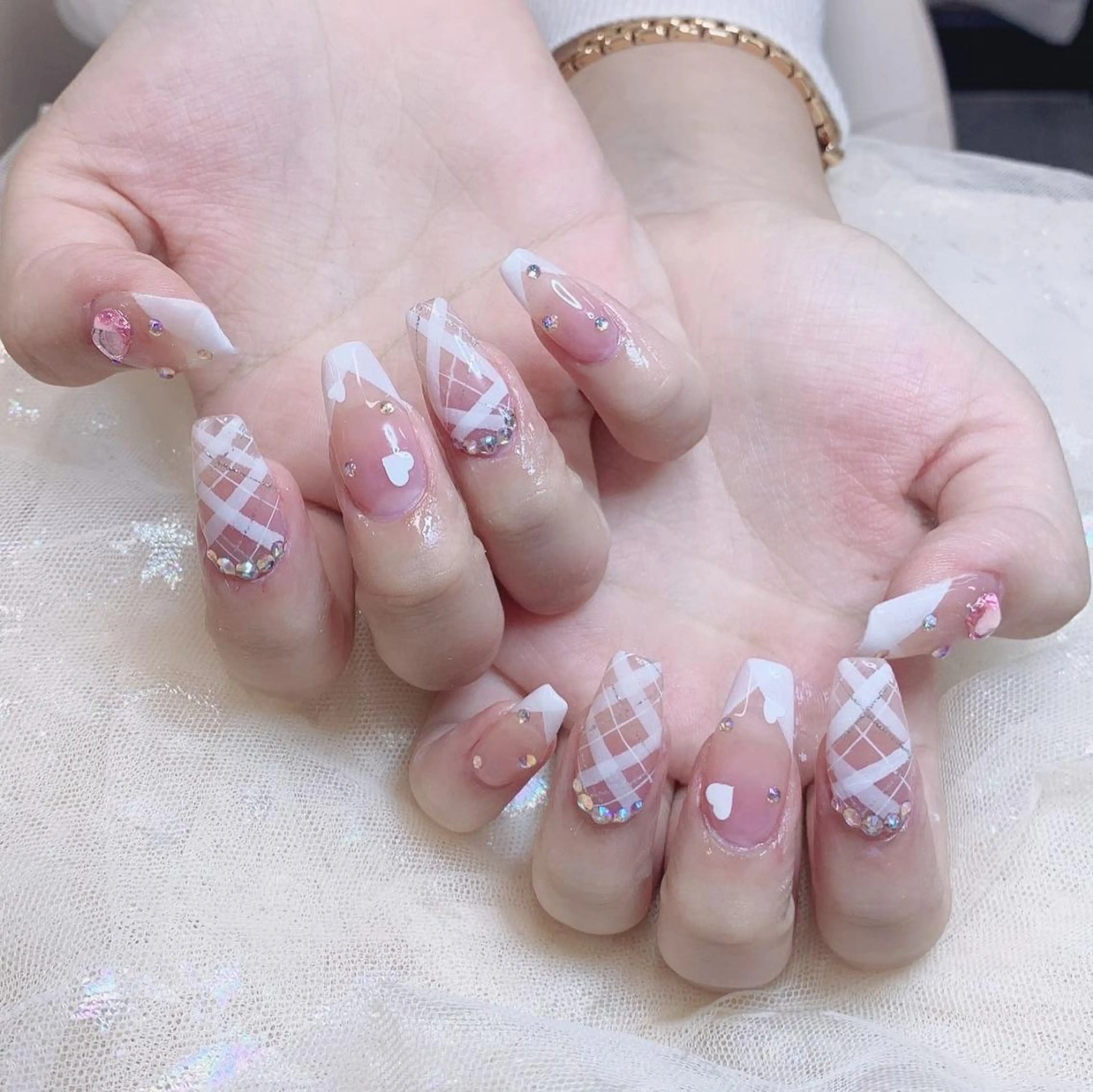 ネイル ハンドネイル Queens テイのネイルデザイン