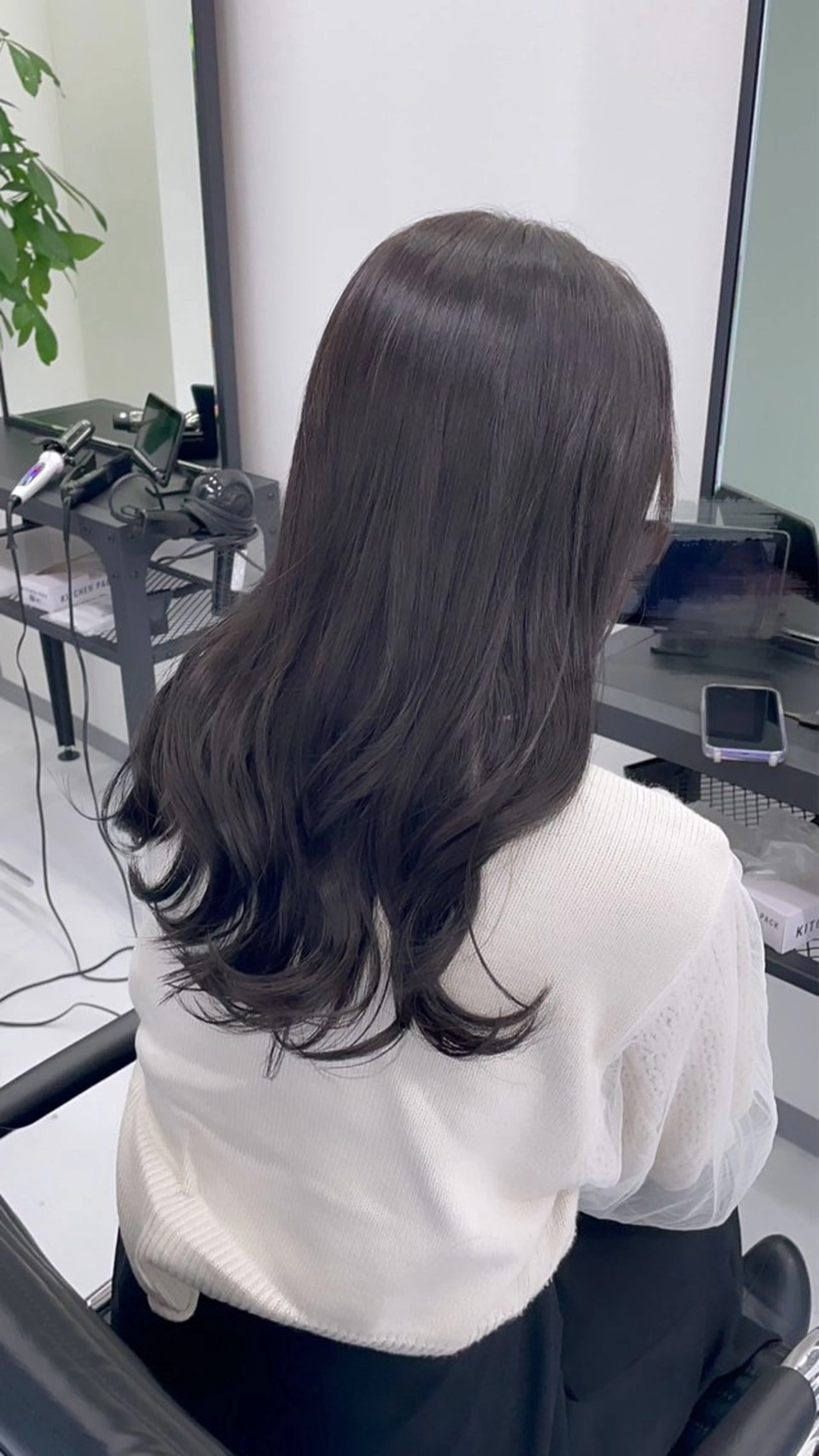 ロング カラー グレージュ ヘアカラー gisele / アシスタント千葉洋佑のヘアスタイル