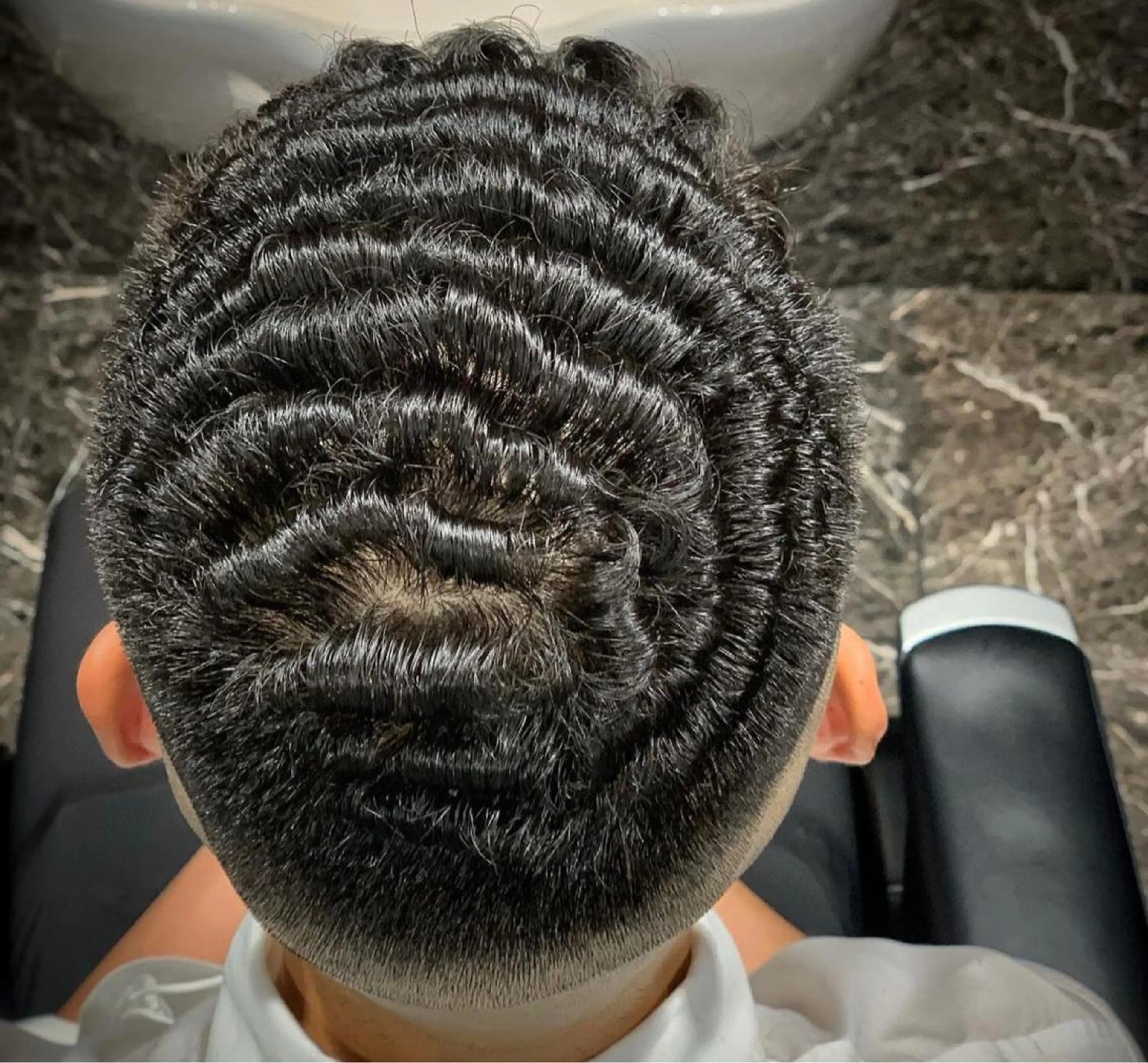 ショート パーマ メンズ 浅見 天翔のヘアスタイル