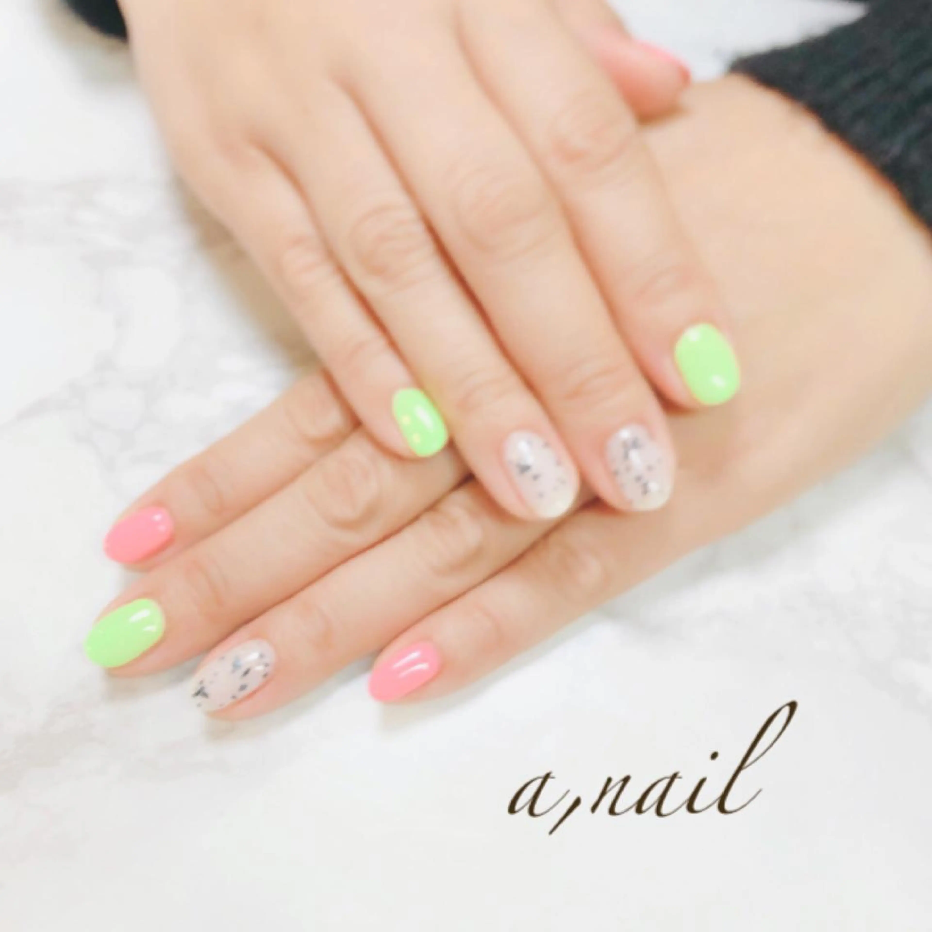 ネイル イースター フットネイル ジェルネイル グラデーション ニュアンスネイル ハンドネイル ネイルサロン エーネイルのネイルデザイン
