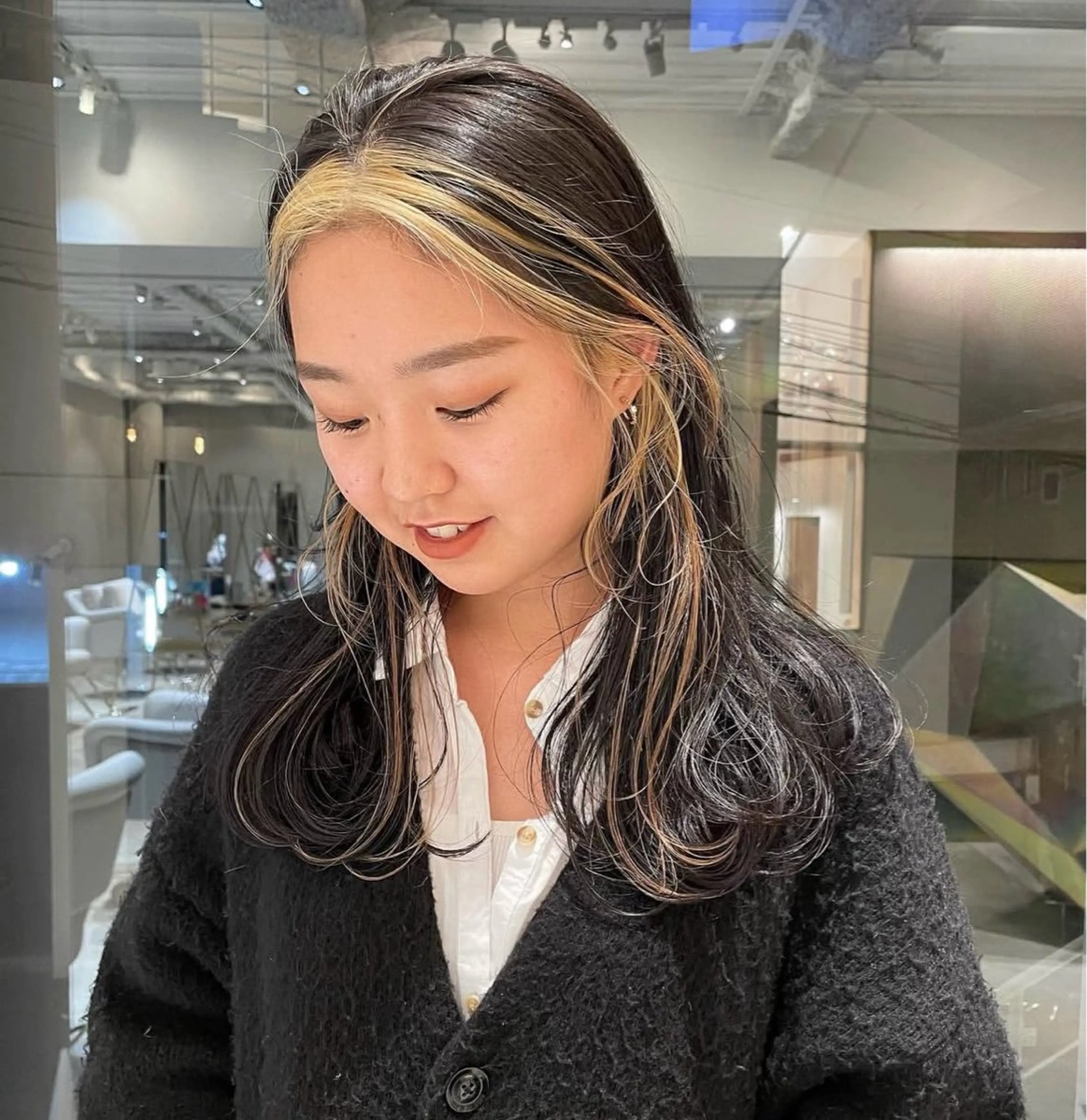 カラー ミストバング イヤリングカラー  フェイスフレーミング 透明感カラー/パーマ オレンジmiyo⭐️のヘアスタイル