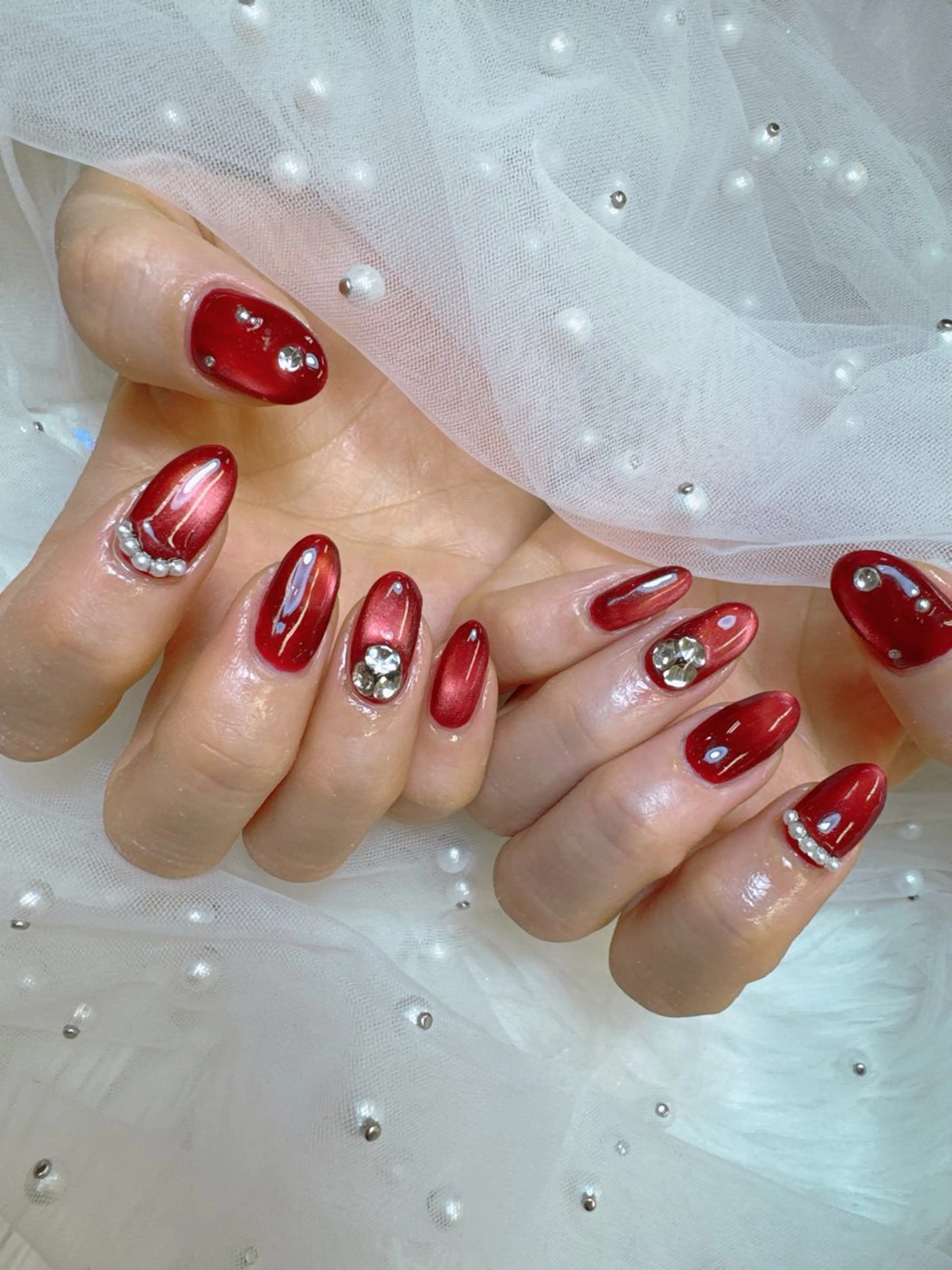 ネイル フレンチネイル ガラスフレンチ キラキラネイル マグネットネイル マグネットフレンチ ハンドネイル Queeens nailのネイルデザイン