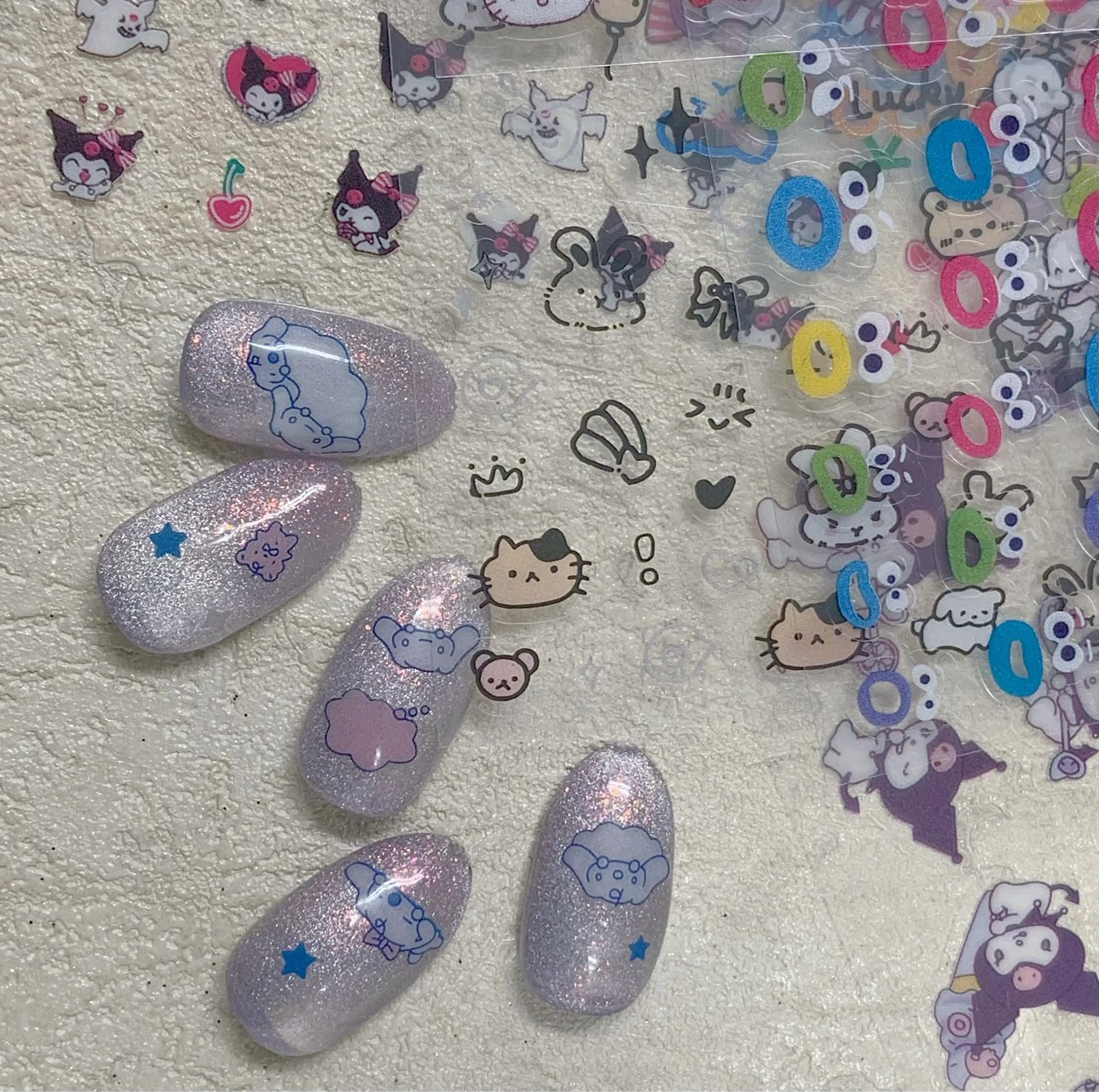 初回オフ無料　ワンカラー、キャラクターシールつけ放題の写真