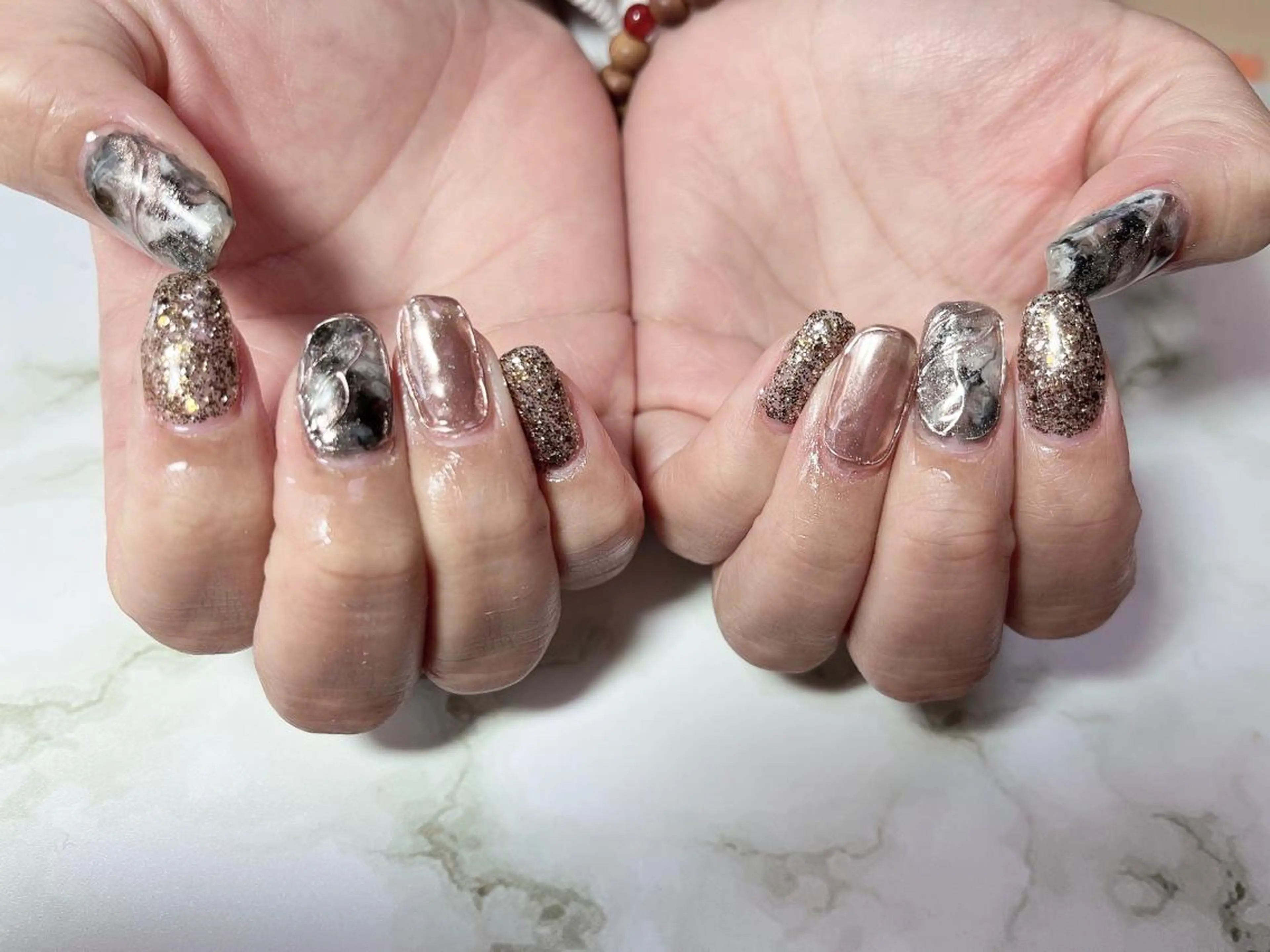 ネイル ゴールド ラメ(グリッター) ミラーネイル ニュアンスネイル Mimi Nailのネイルデザイン