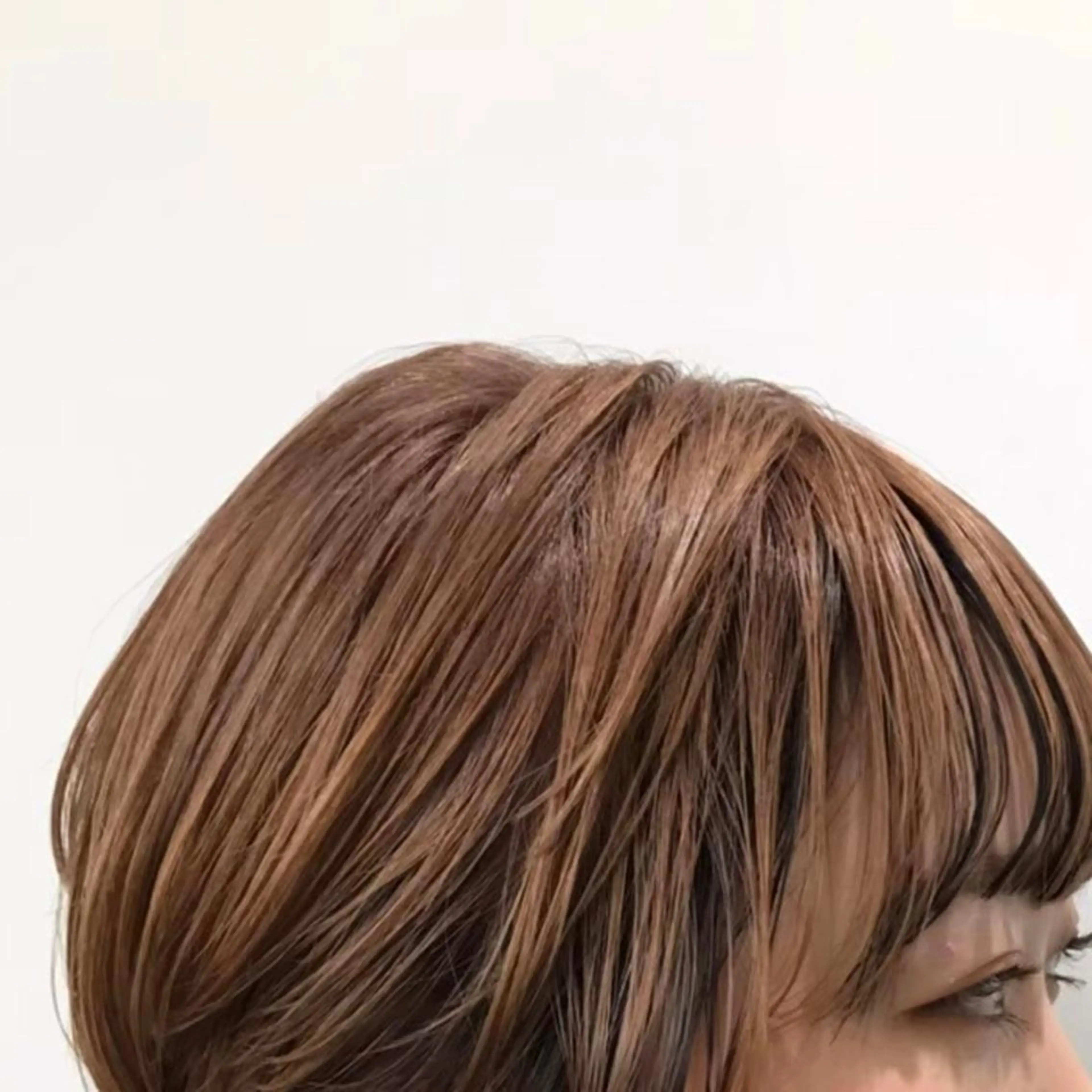 ショート カラー ミストバング  フェイスフレーミング あやめ【顔まわり/レ イヤー/柔らかカラ】のヘアスタイル