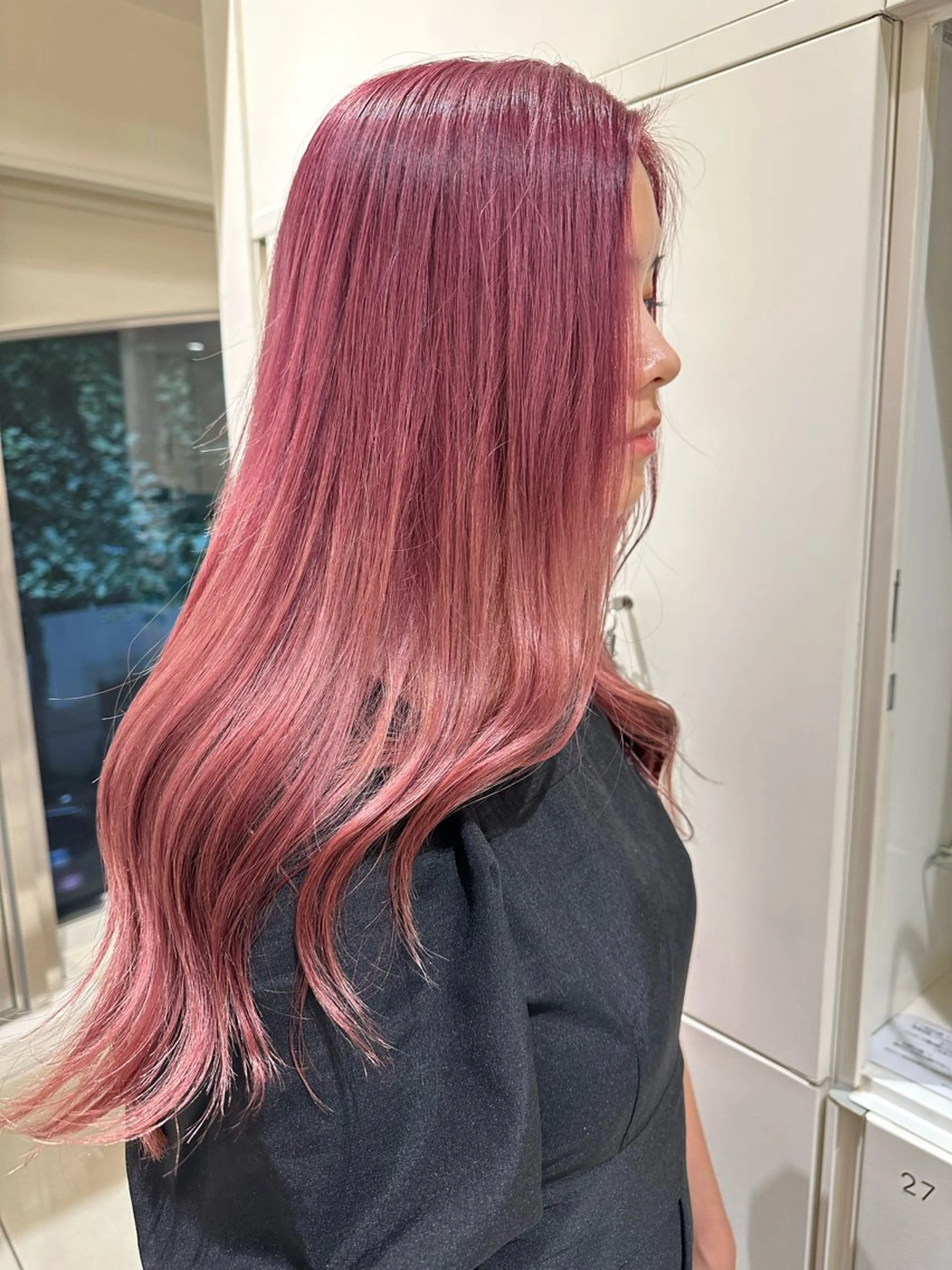 ロング カラー タイトボブ個性派カラ ーAKANEのヘアスタイル