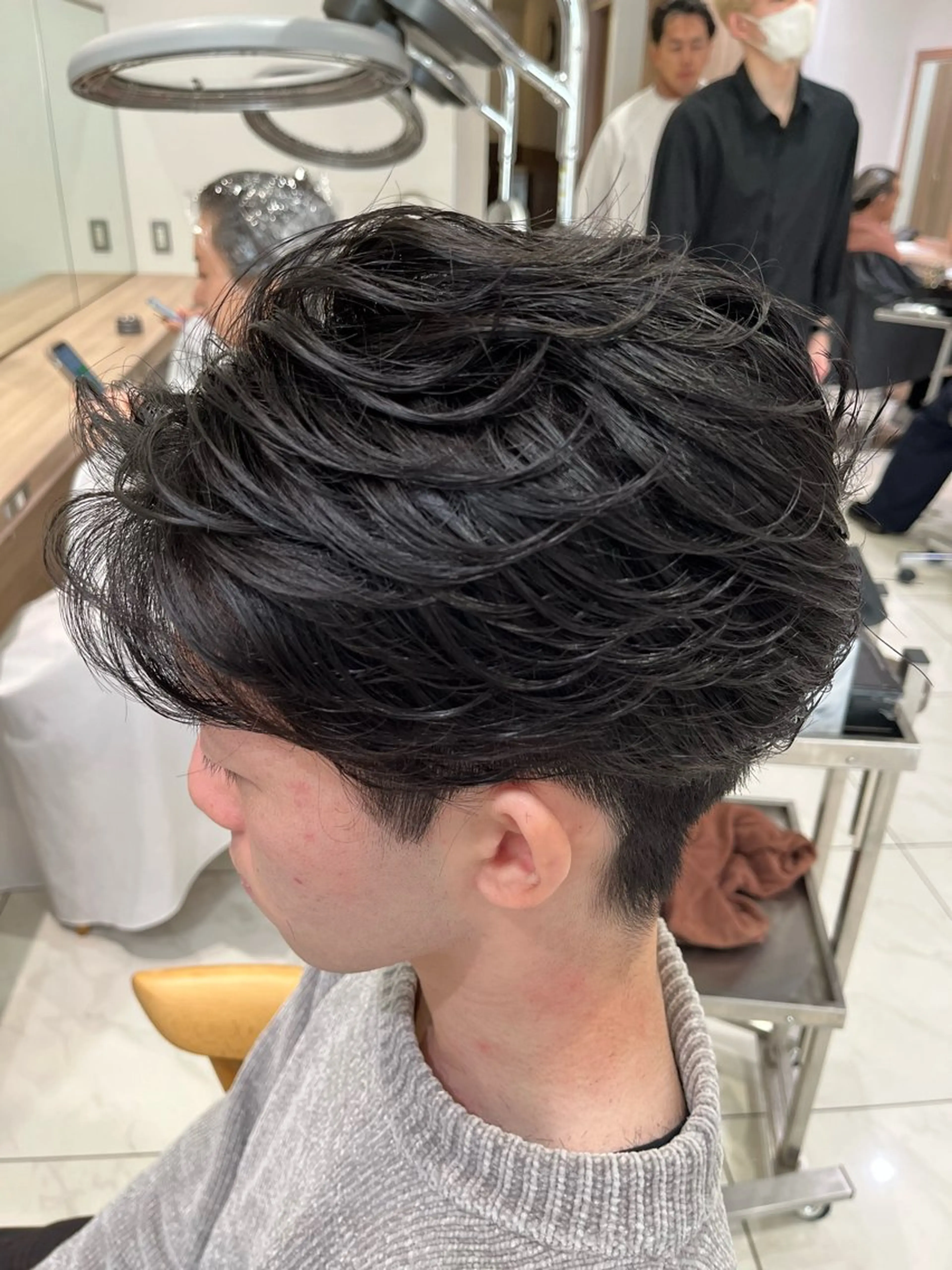 パーマ メンズ フェザーパーマ メンズパーマ カット パーマ トリートメント ヘアセット 【メンズパーマ✨️ 髪質改善矯正】岩城のヘアスタイル