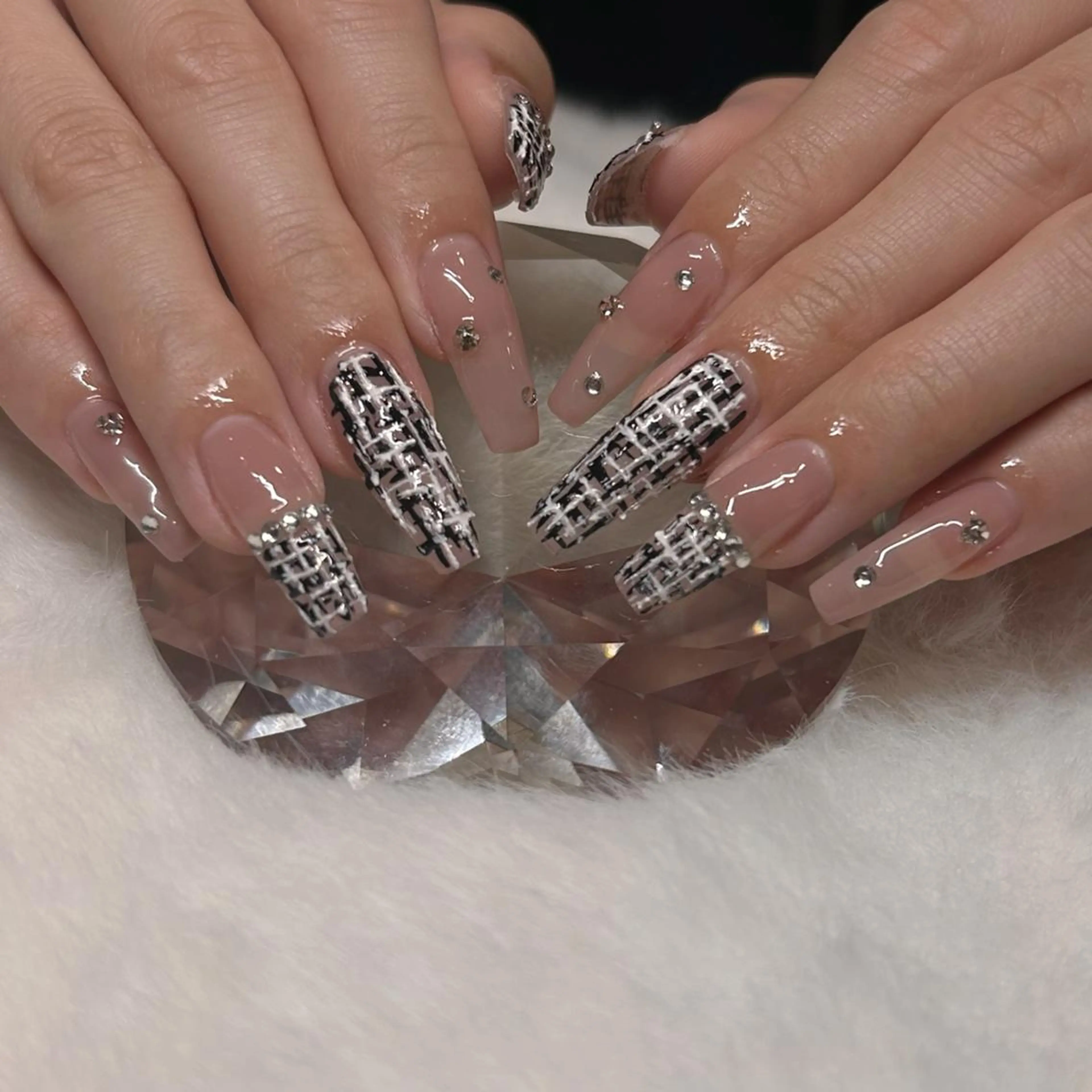 ネイル ツイードネイル Megu 【 cutill 】のネイルデザイン