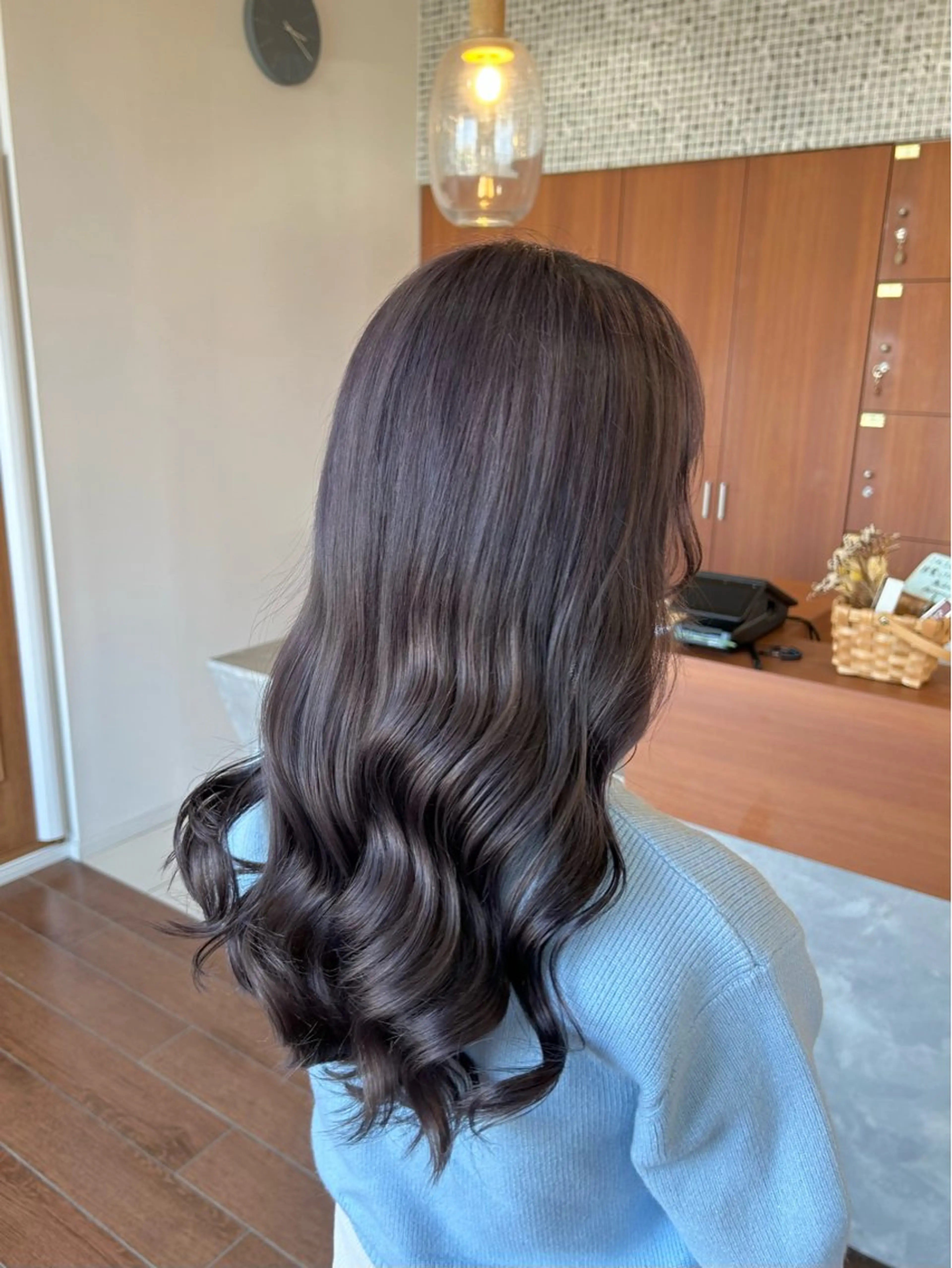 ロング カラー ブリーチ グレージュ ラベンダーカラー ラベンダーグレージュ ラベンダーグレー トップスタイリスト 林すずかのヘアスタイル