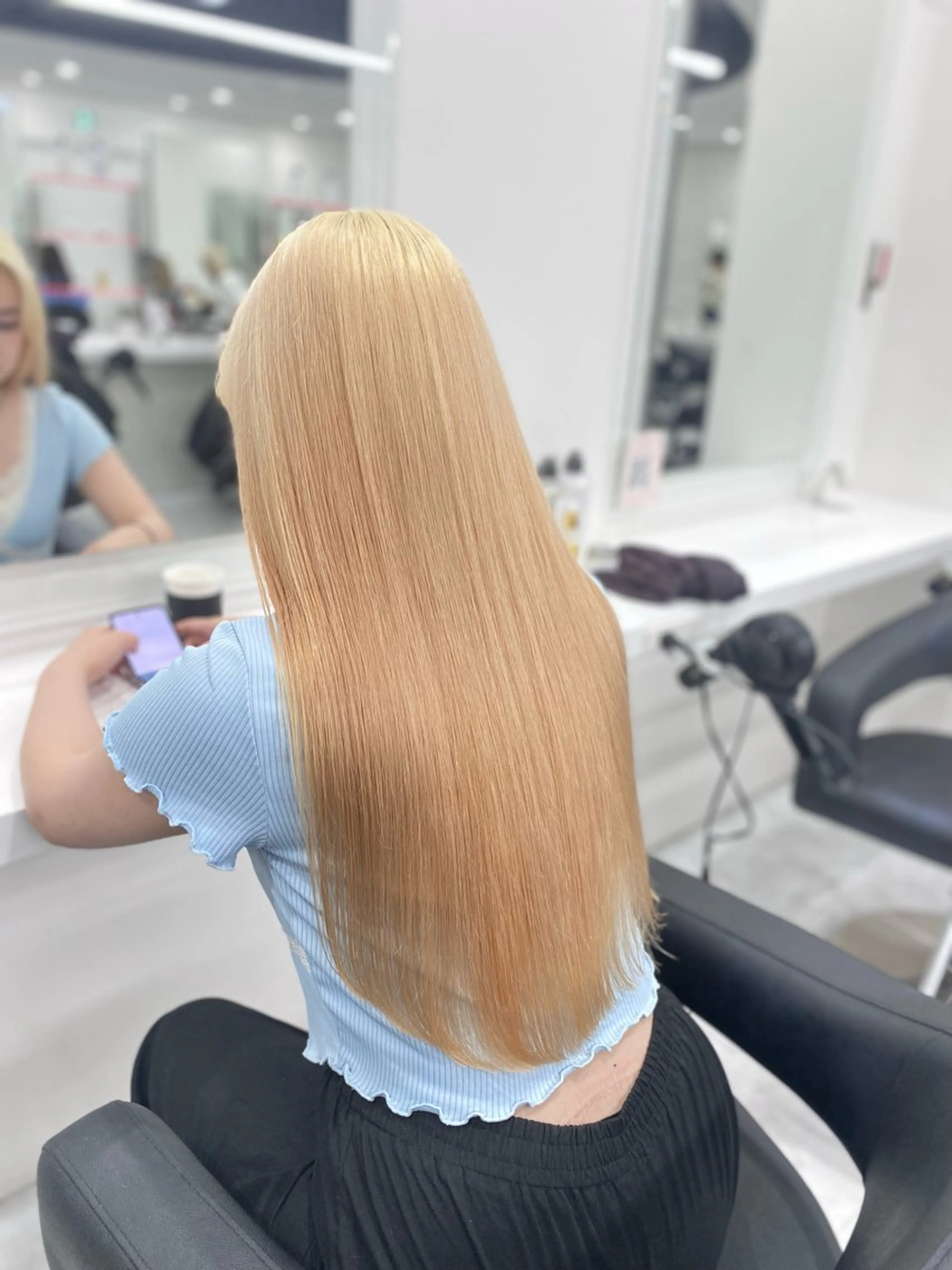 ロング カラー ヘアカラー トリートメント ヘアセット 色落ち綺麗🩰ハイ トーン🎀RINKAのヘアスタイル