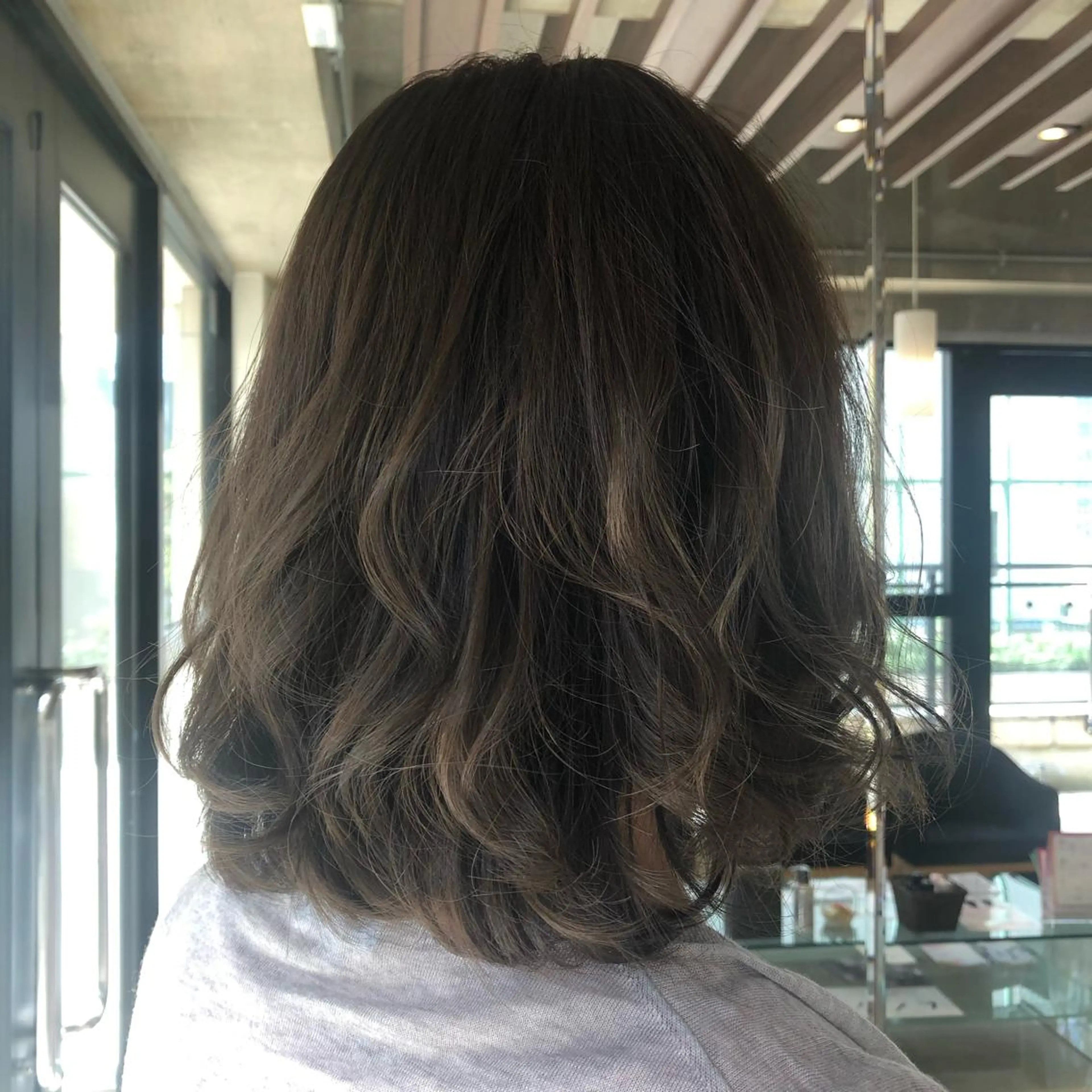 ミディアム カラー アッシュ 森本　舞✴︎ 似合わせパーマのヘアスタイル