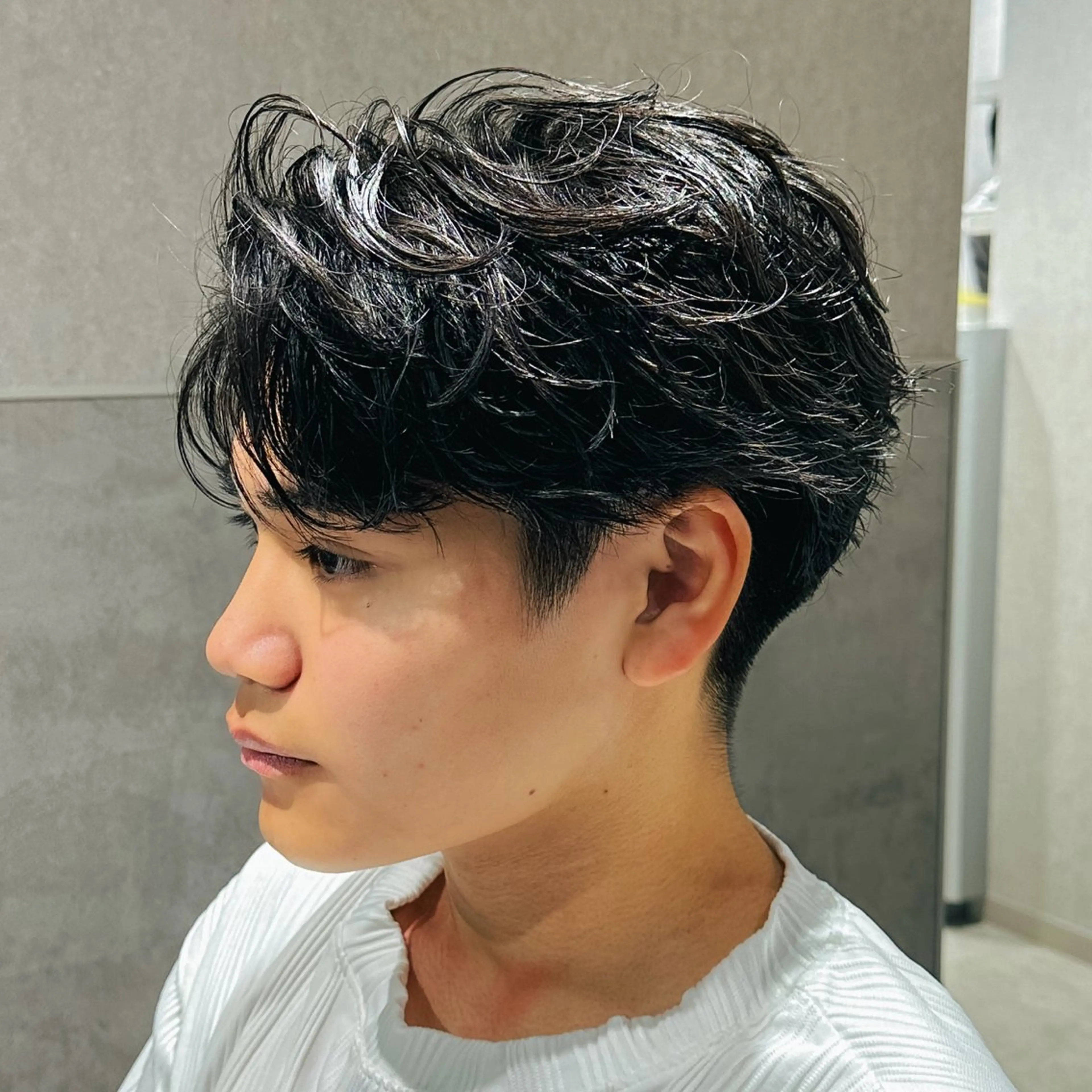 ショート パーマ メンズ フェザーパーマ メンズパーマ カット パーマ トリートメント フェザーパーマ職人 🪶ryosukeのヘアスタイル