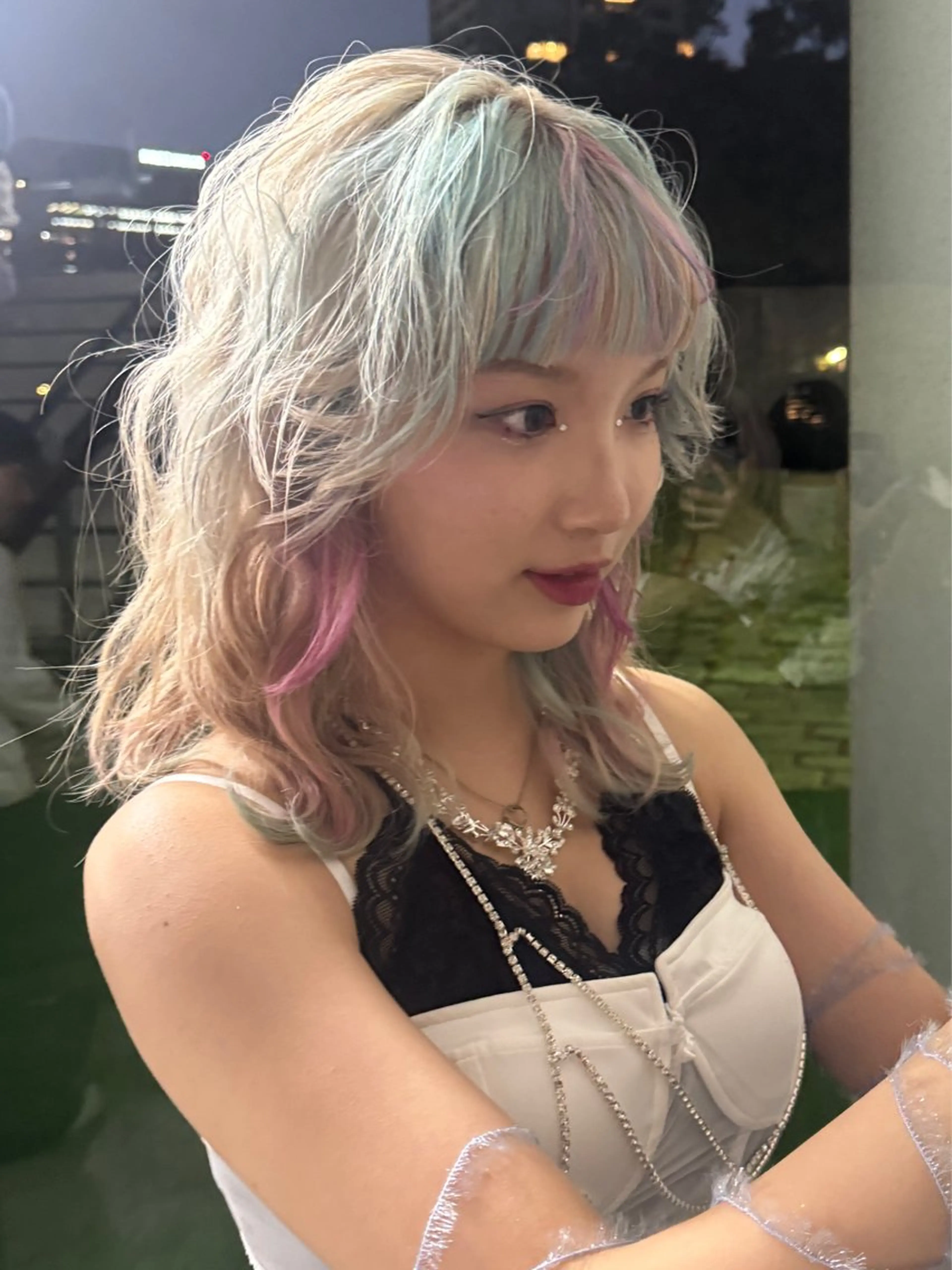 セミロング カラー ヘアアレンジ minto/ 似合わせ/ハイトーンのヘアスタイル