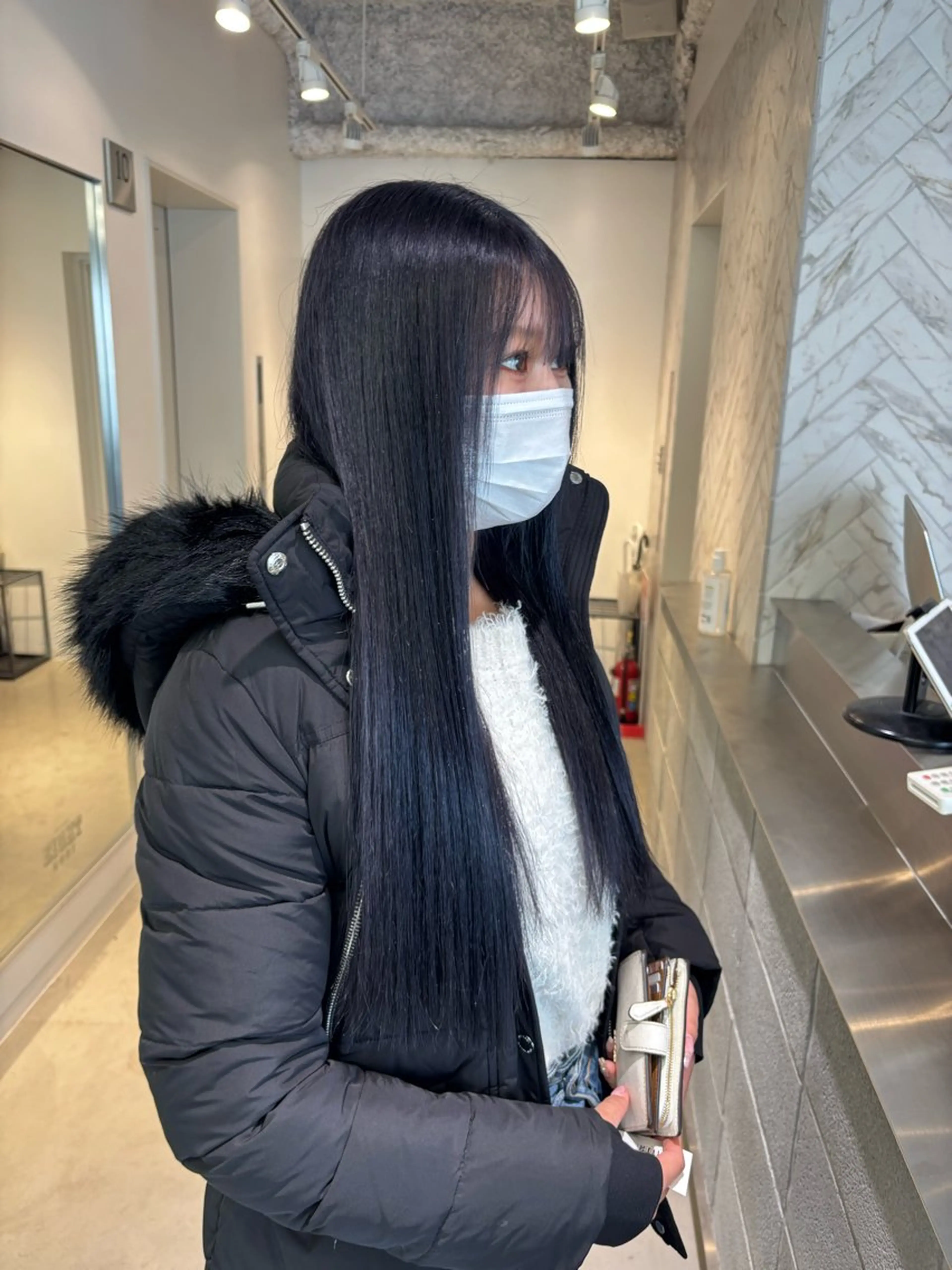 🩶🩶落とせる黒染め👀🩶🩶フェイクブラック😳黒→金へ戻せます🎀🎀一時的なツヤ黒髪へ♻️の写真