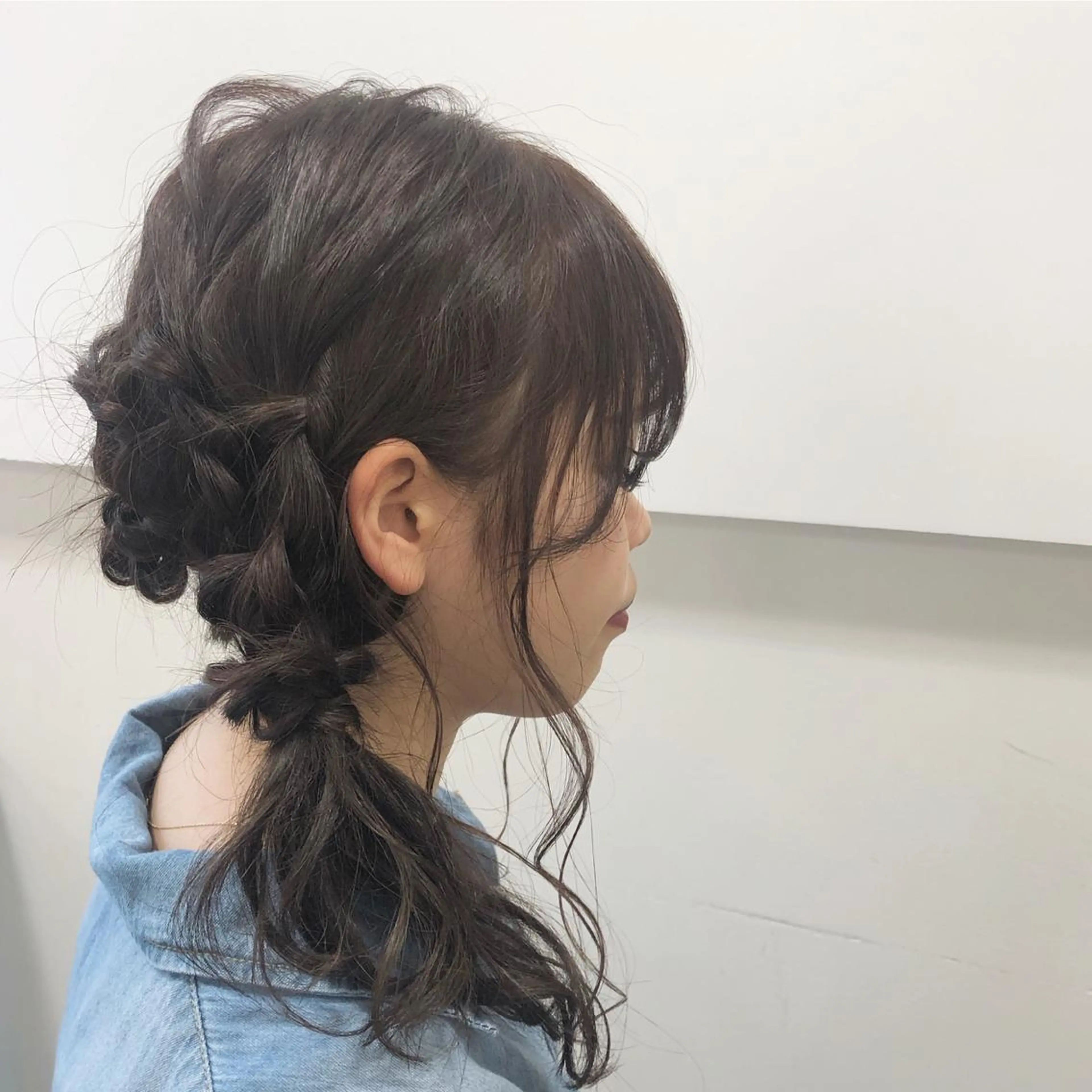 セミロング 顔周りの垢抜けヘア 立山あいりのヘアスタイル