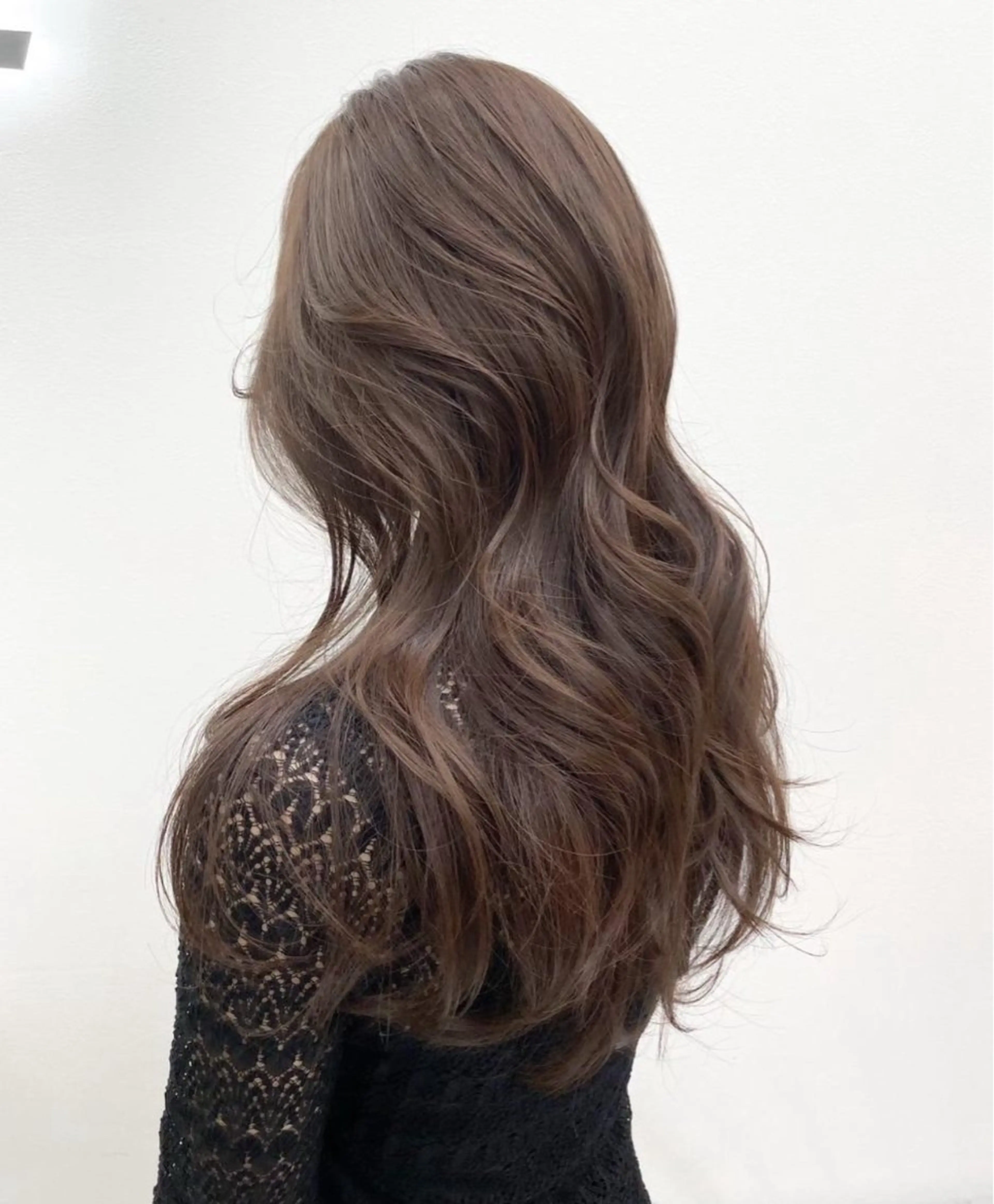 ロング ヘアカラー トリートメント 韓国ヘア/ブリーチ無 しWカラー/オリーブのヘアスタイル