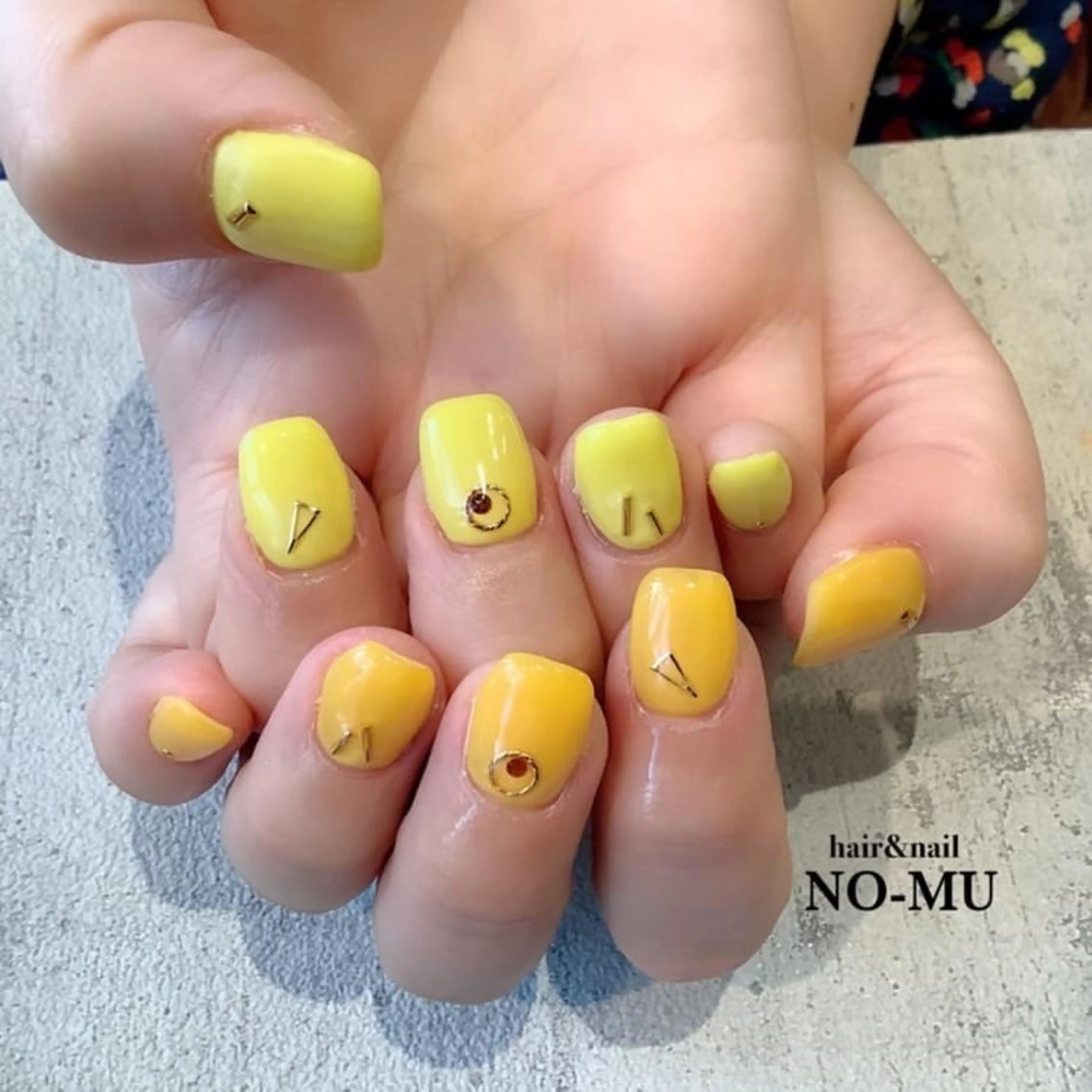 ネイル ストーンネイル ハンドネイル hair＆nail NO-MUのネイルデザイン