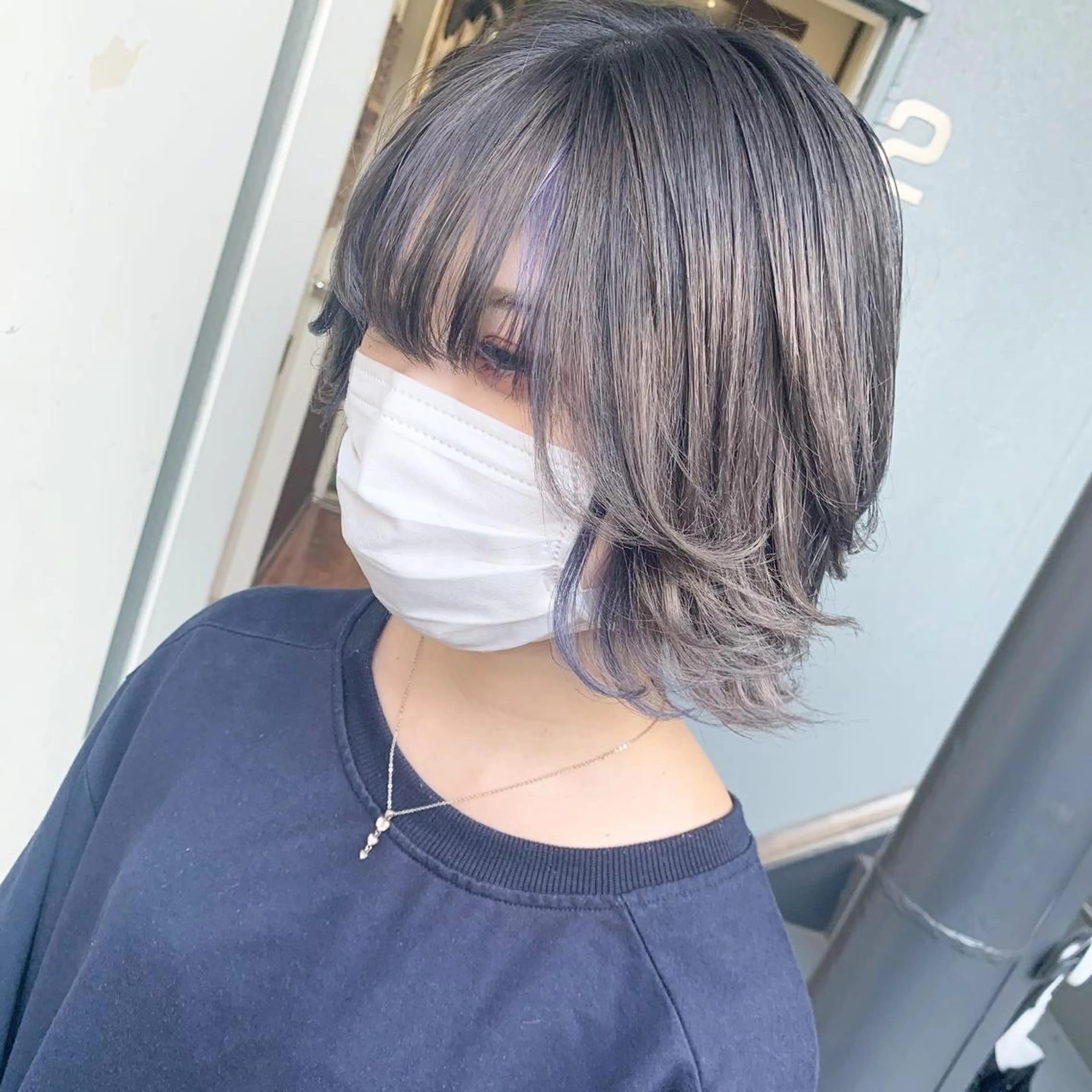 ミディアム カラー ブリーチ ブルーカラー インナーカラー ラベンダーカラー ウルフカット ヘアカラー 失敗したくない人へ ハイトーン美容師のヘアスタイル