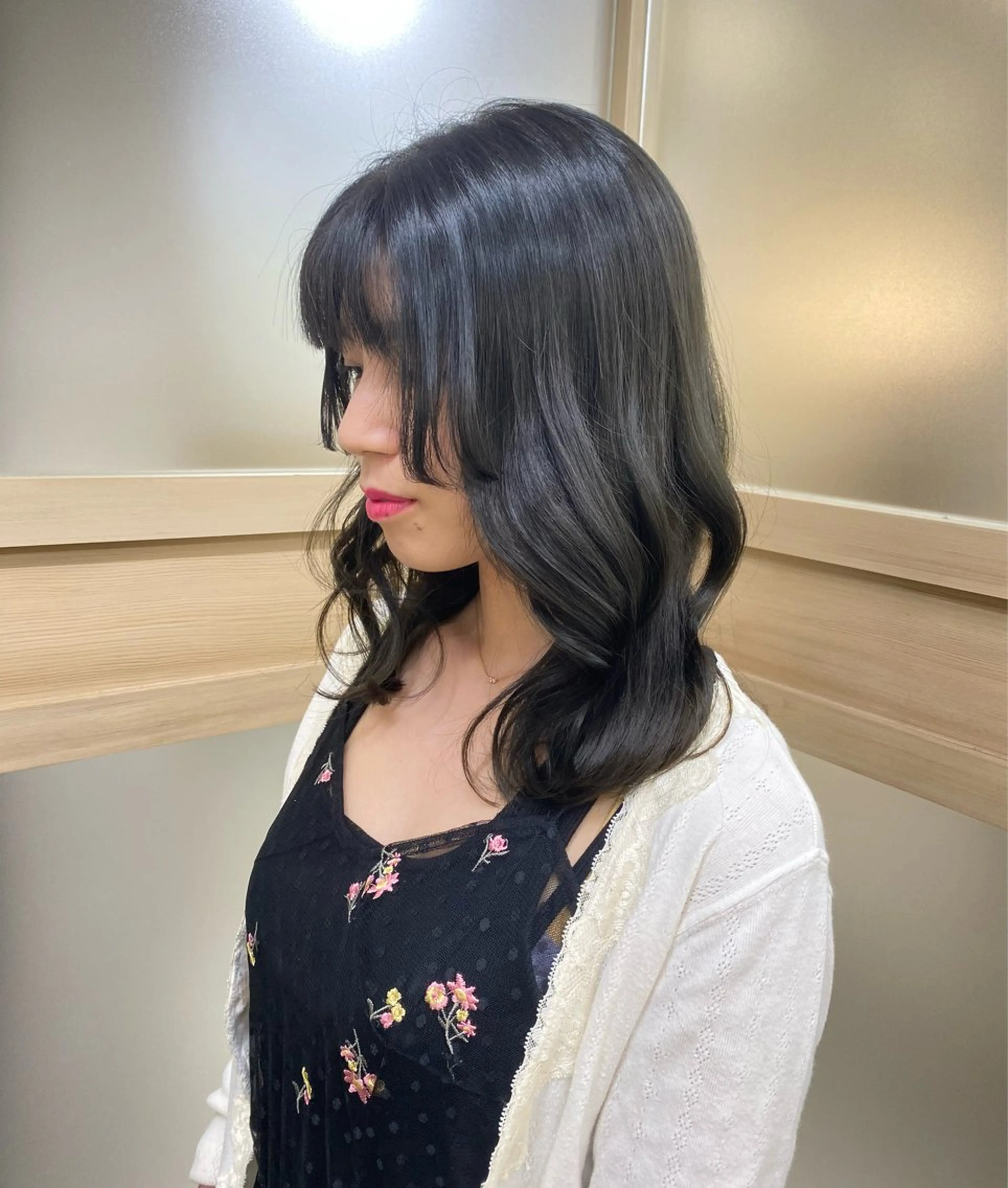 セミロング ヘアカラー トリートメント 艶髪韓国ヘア 💘小笠原涼華のヘアスタイル