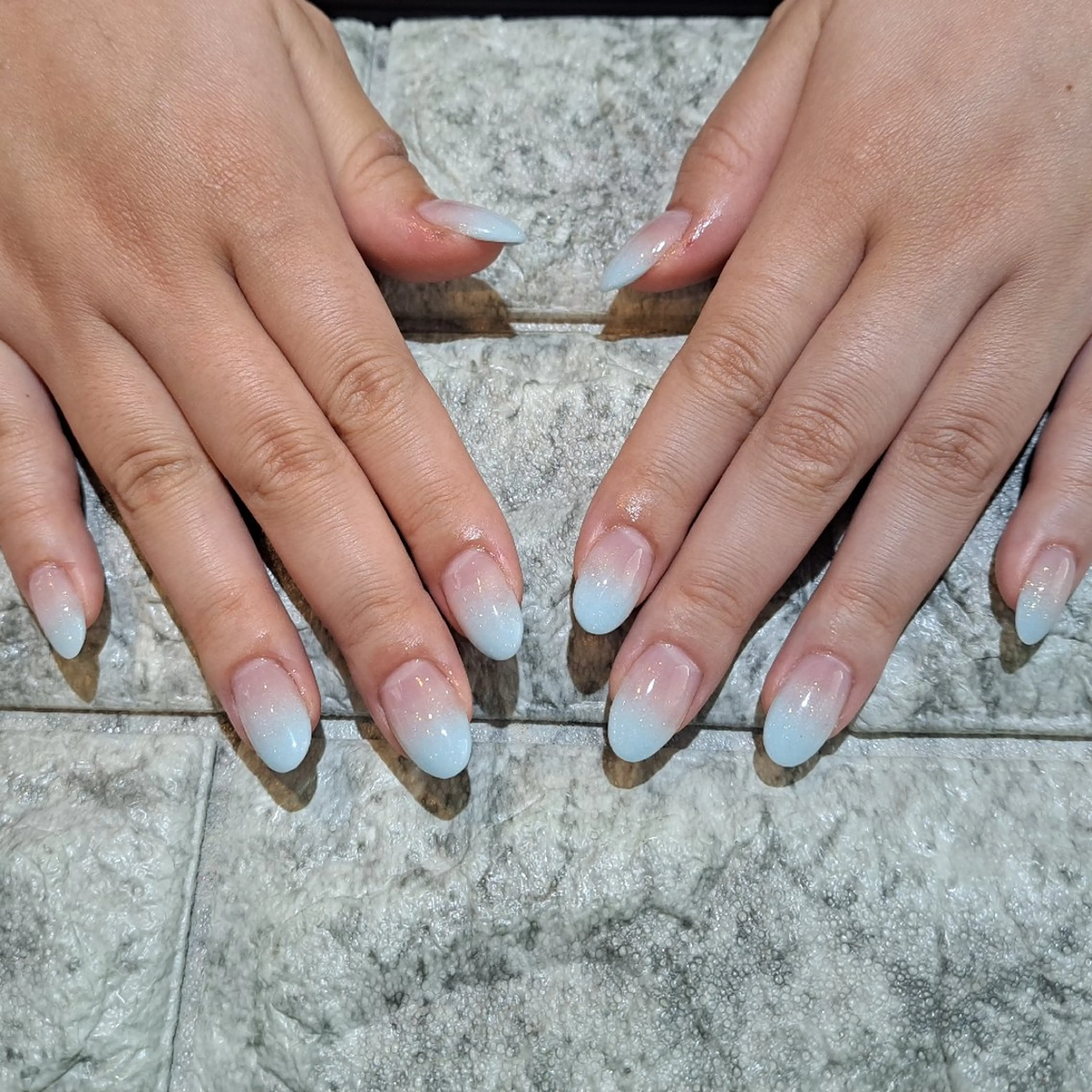 ネイル グラデーション ラメ(グリッター) 水色 RounGe町田店 🧸大谷のネイルデザイン