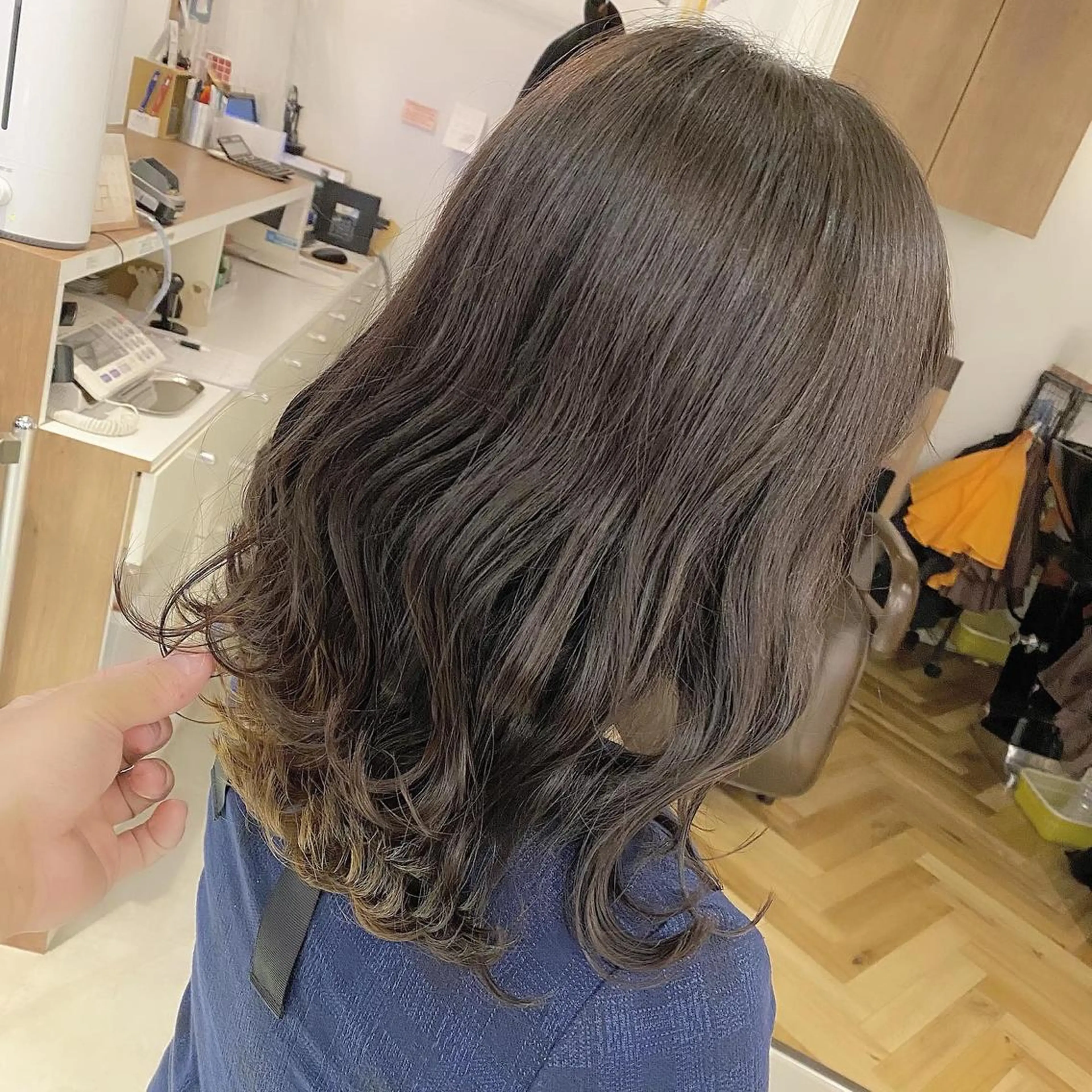 ミディアム ミディアムレイヤー レイヤーカット 髪質改善特化 安東駿介のヘアスタイル