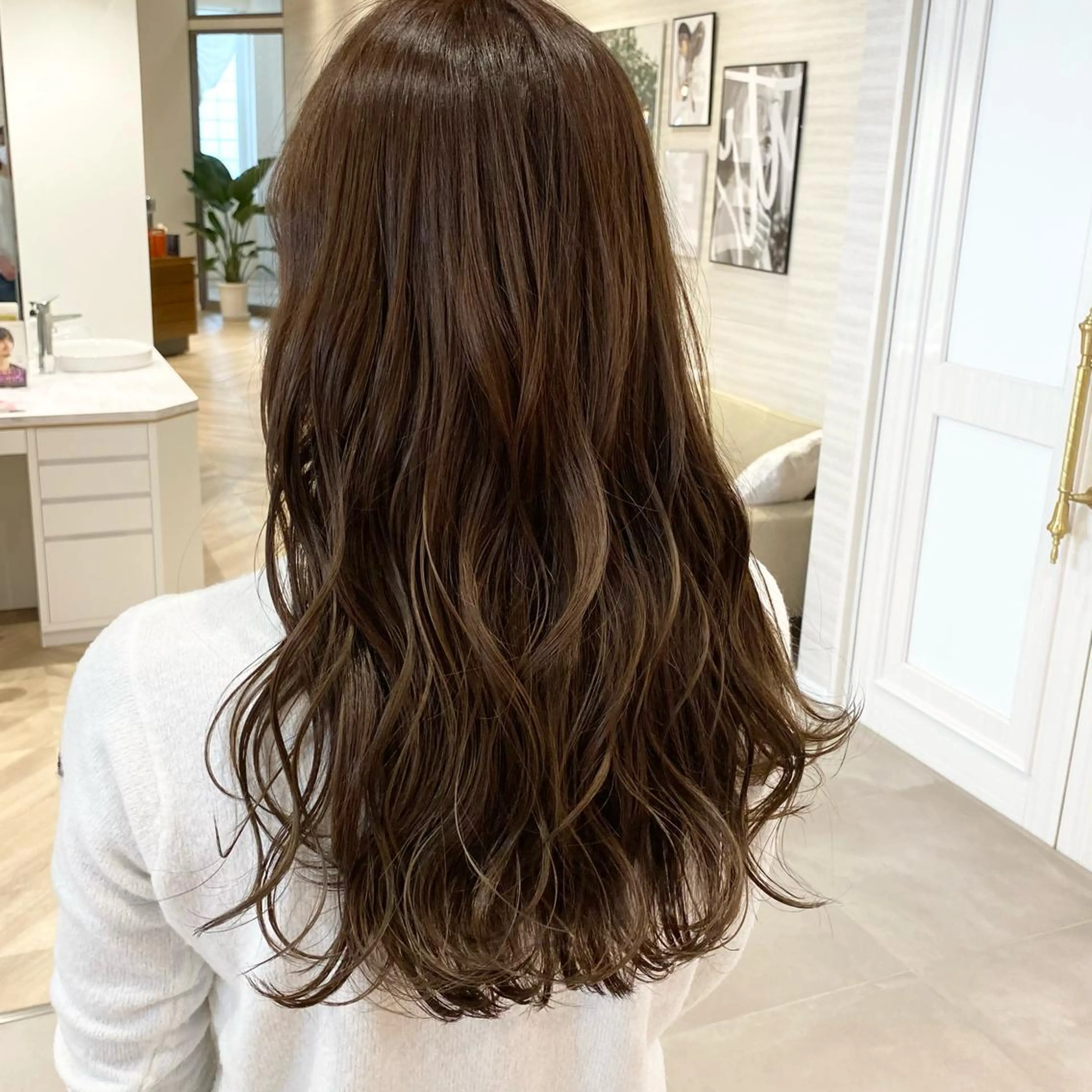 ロング 顔周りカット レイヤーカット 山根 賢樹のヘアスタイル