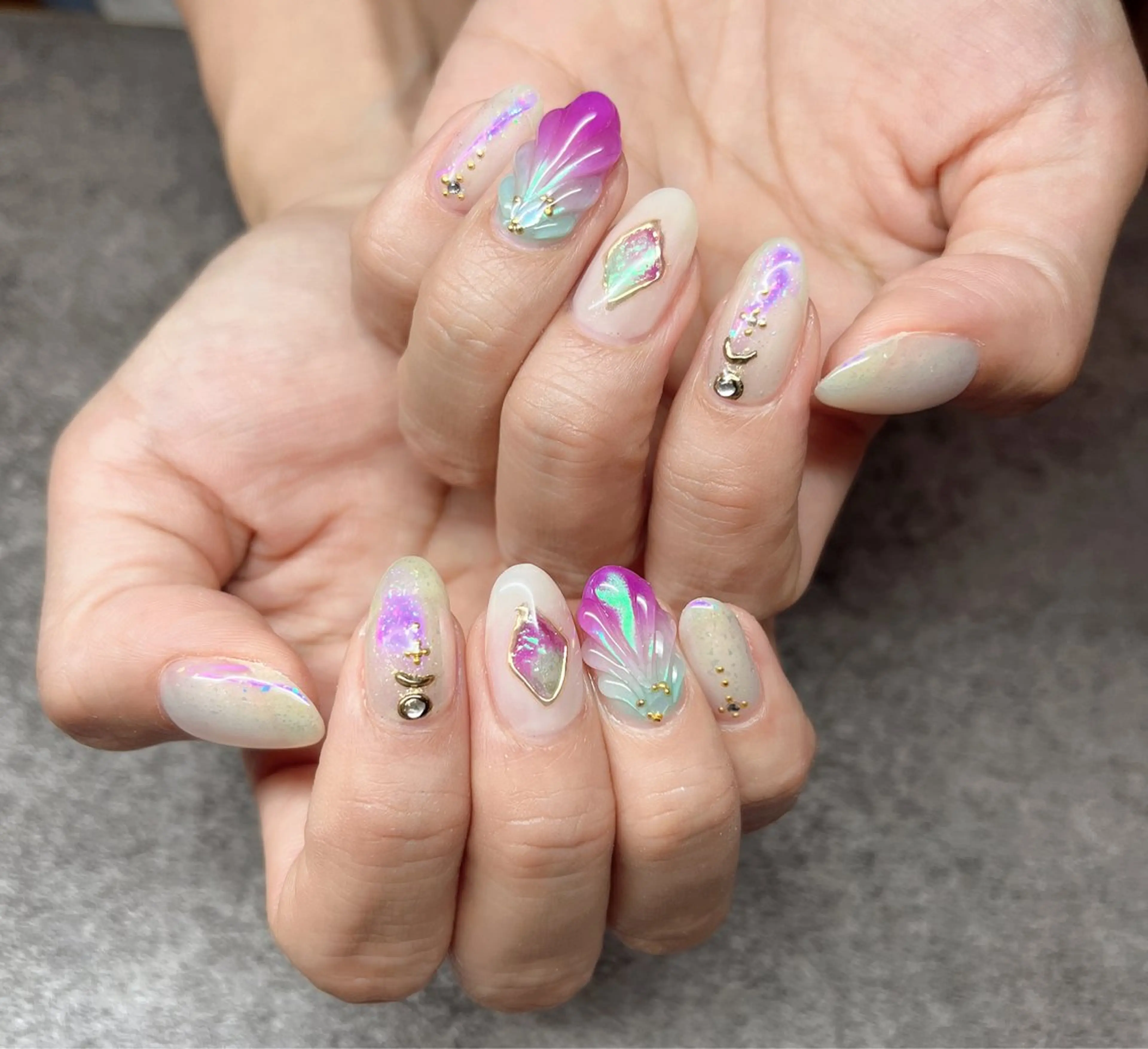 ネイル R inのネイルデザイン