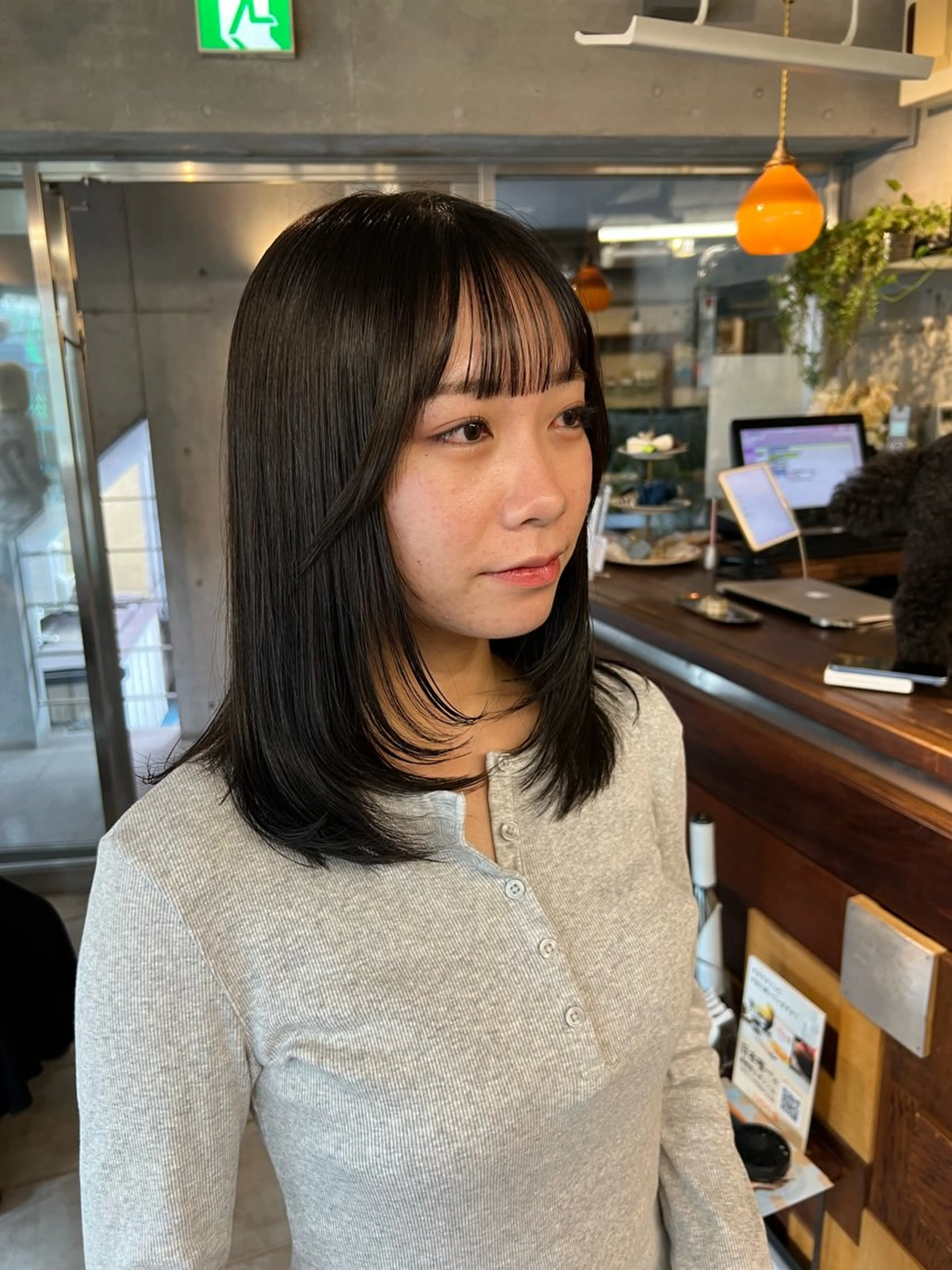 ミディアム アッシュ レイヤーカット カット ヘアカラー 土田かほ/本日🈳 透明感カラー🍃のヘアスタイル