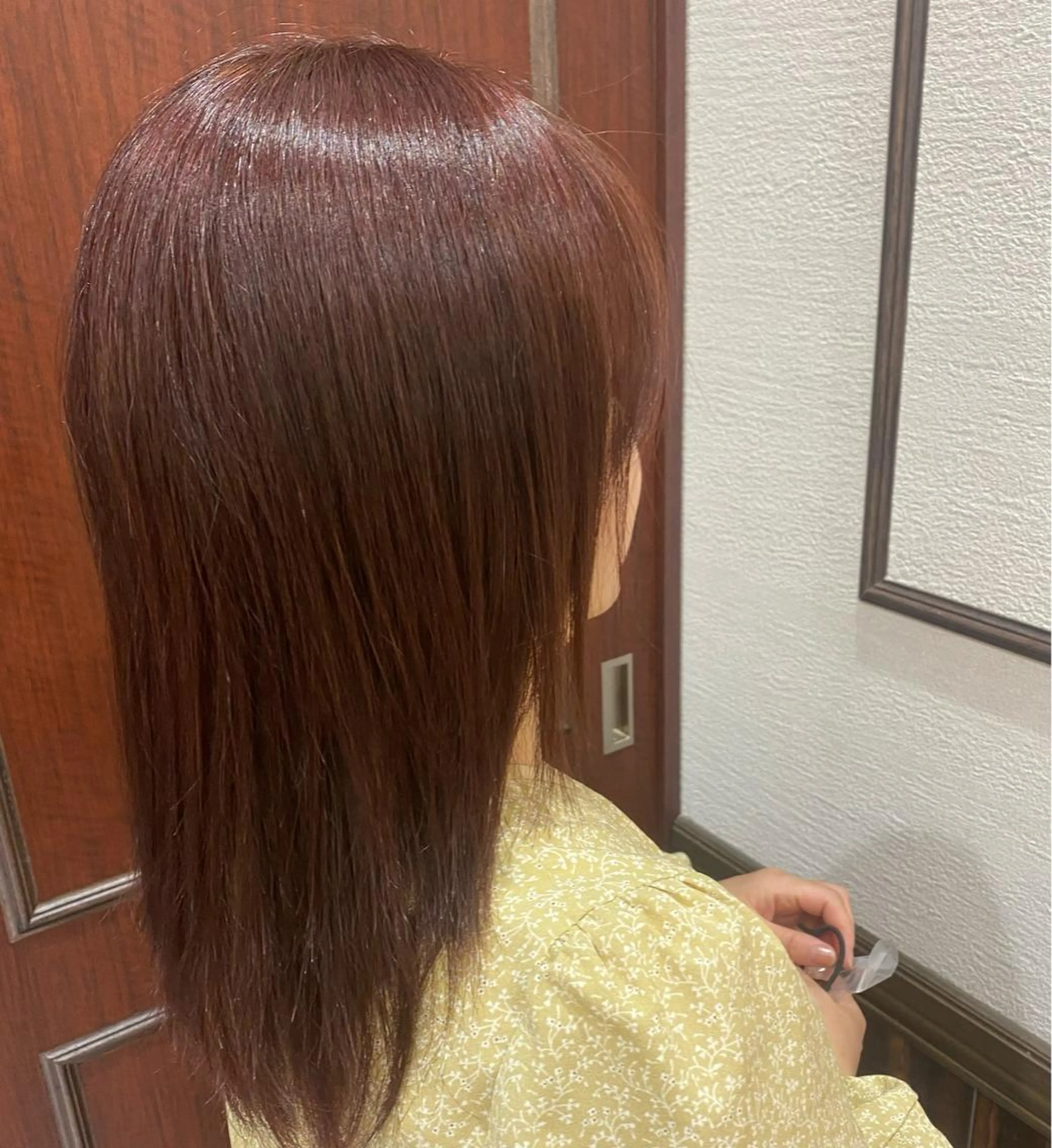 セミロング カラー ピンクカラー 佐藤 優衣のヘアスタイル