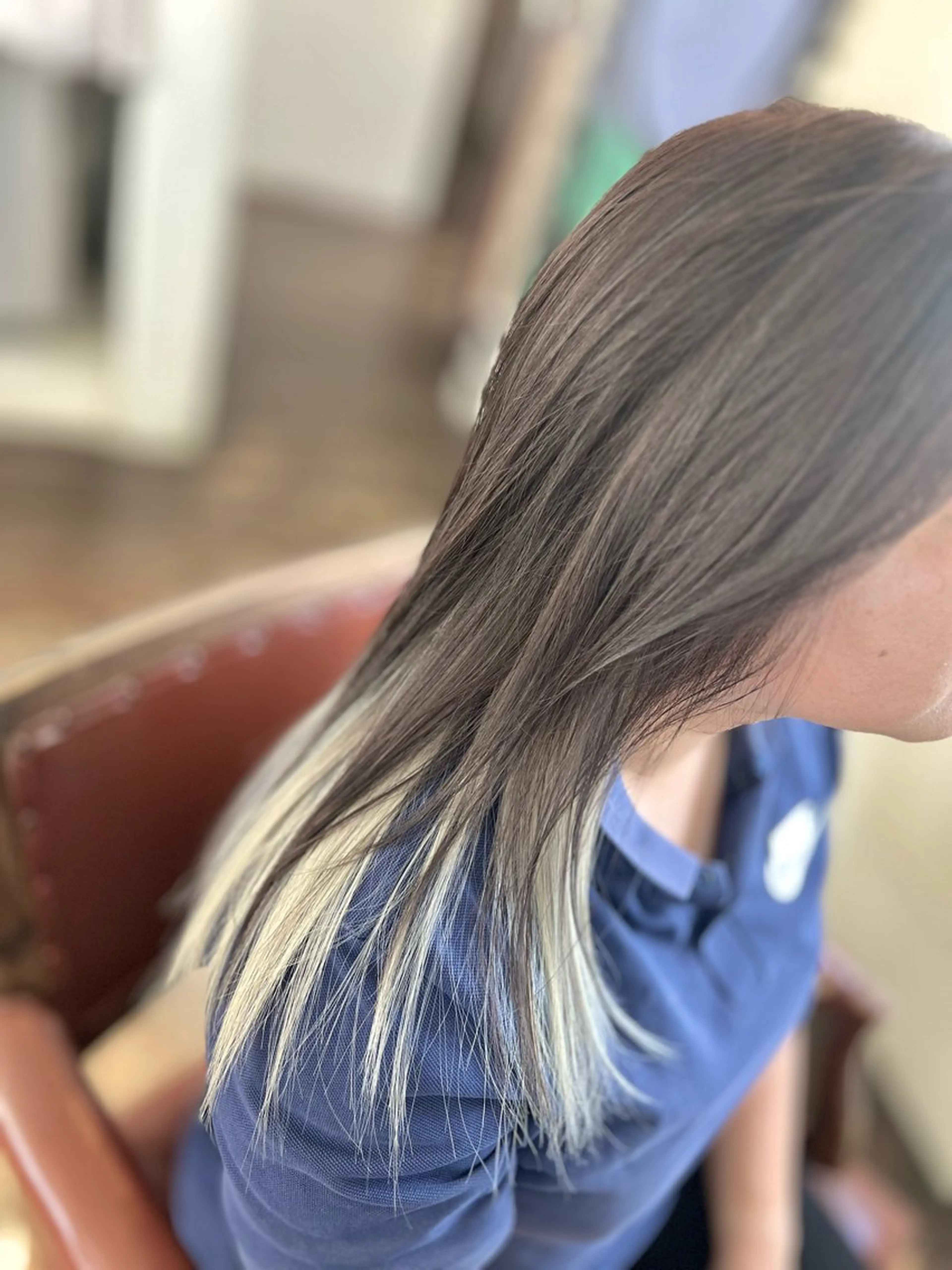 セミロング カラー ブロンド ホワイトブロンド ヘアカラー Style Tのヘアスタイル