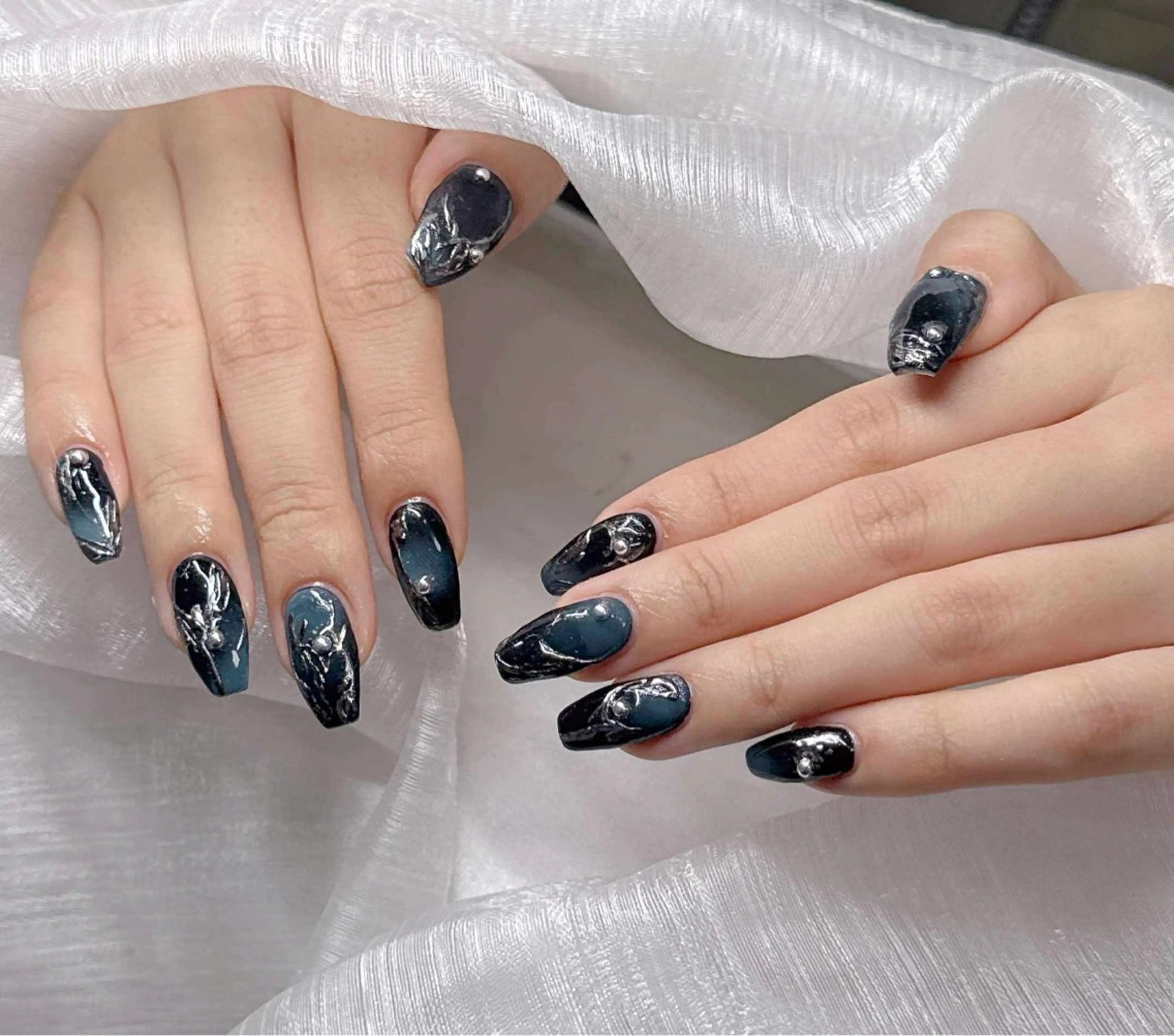 ネイル 長さ出し グラデーション 卒業式 キラキラネイル マグネットネイル ハンドネイル Lee Nailsのネイルデザイン