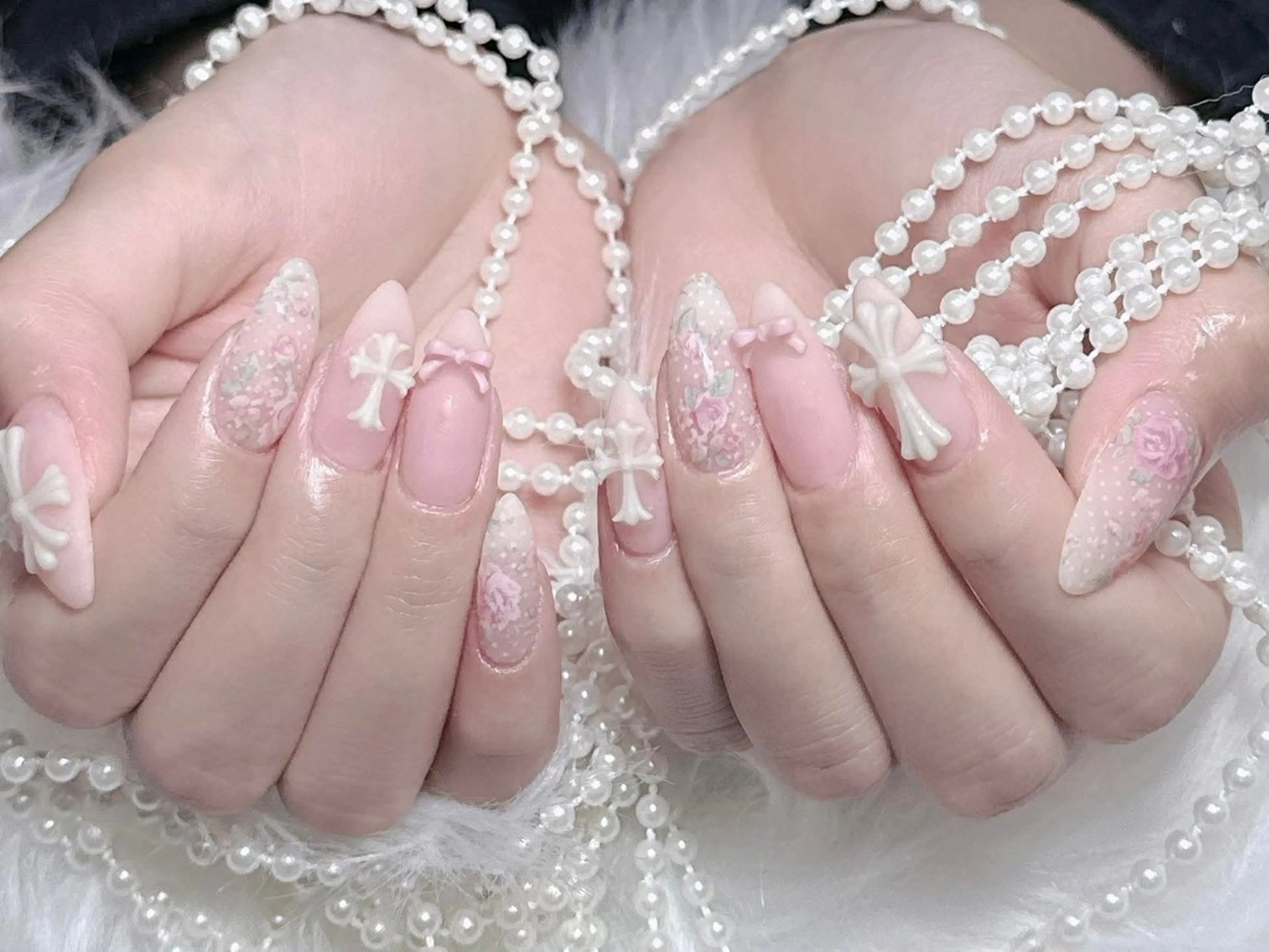 ネイル チークネイル フレンチネイル グラデーション マグネットネイル ミラーネイル ハンドネイル hue nail1のネイルデザイン