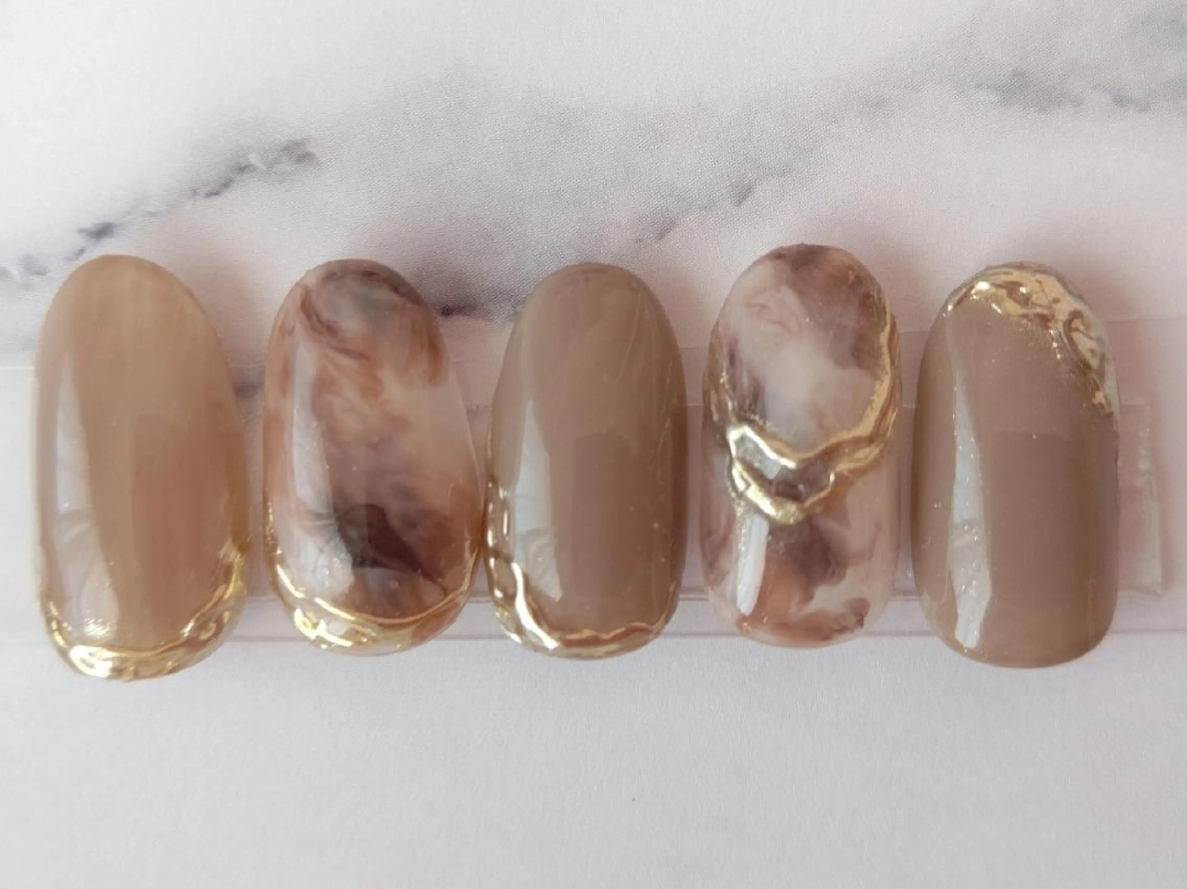 ネイル ミラーネイル ラヴィアン ローズのネイルデザイン