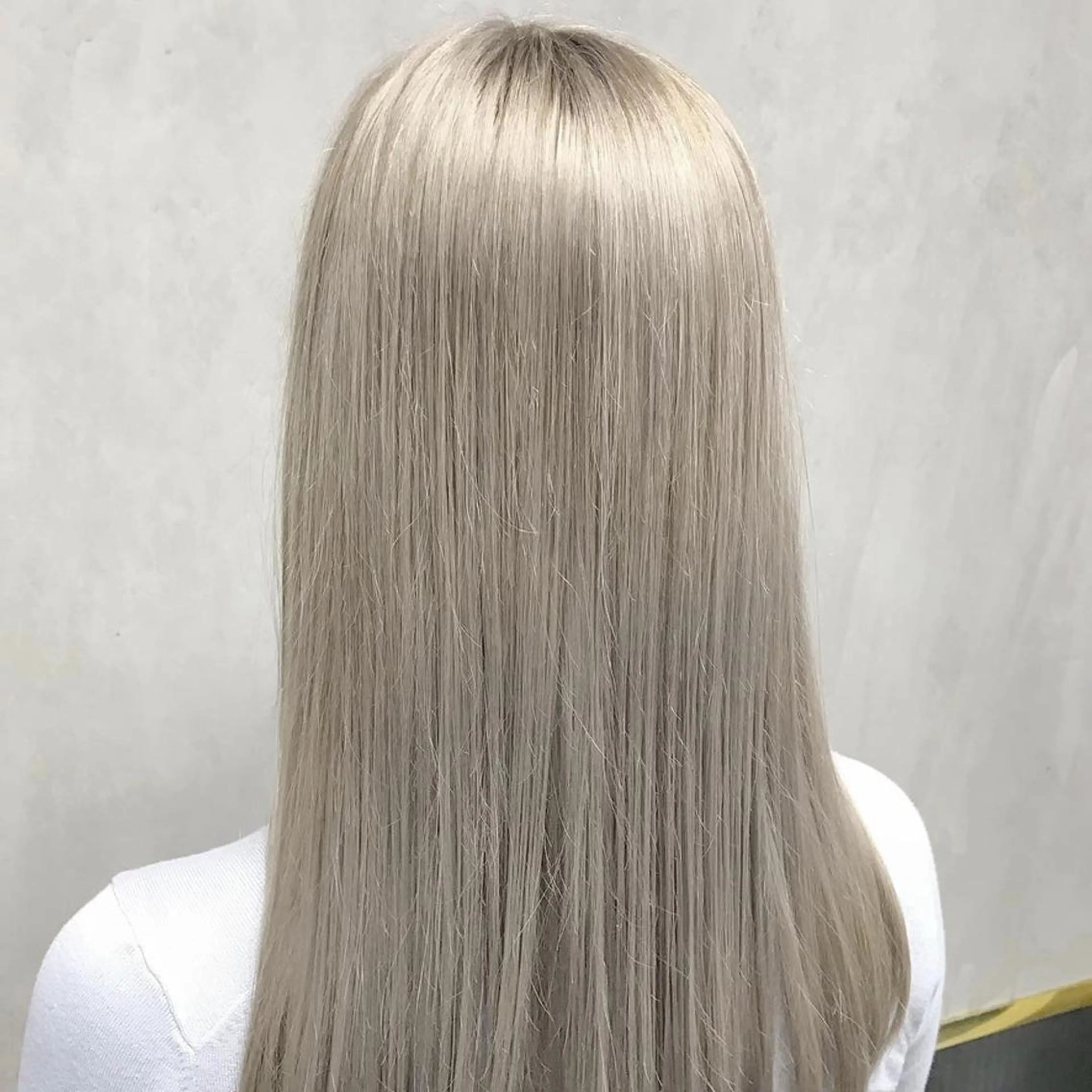 カラー ロング アッシュ デザインカラー グレージュ ハイトーンカラー ロング カット ヘアカラー N° anfeel 渋谷🪞🫧のヘアスタイル