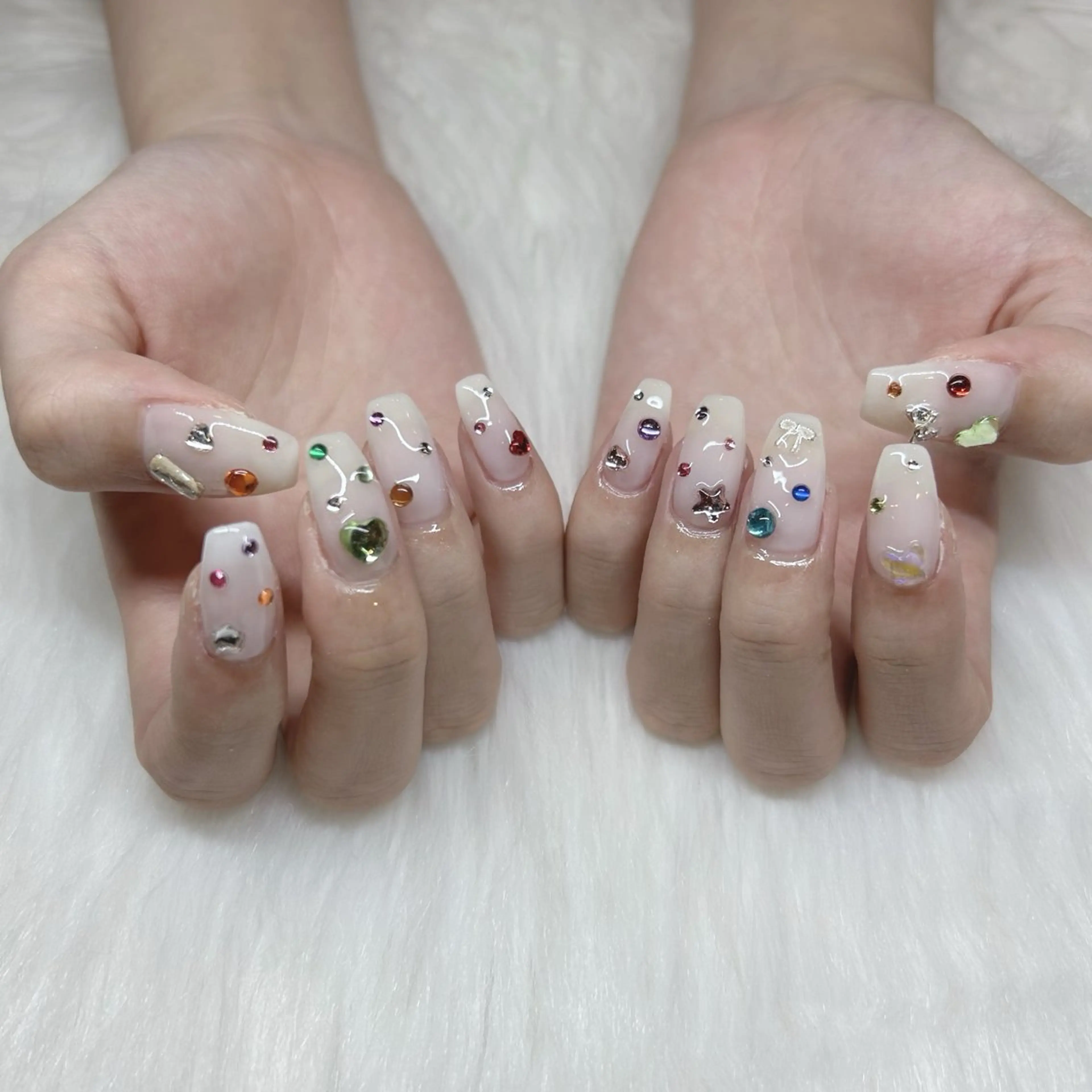 セミロング ハンドネイル HANA うるののネイルデザイン