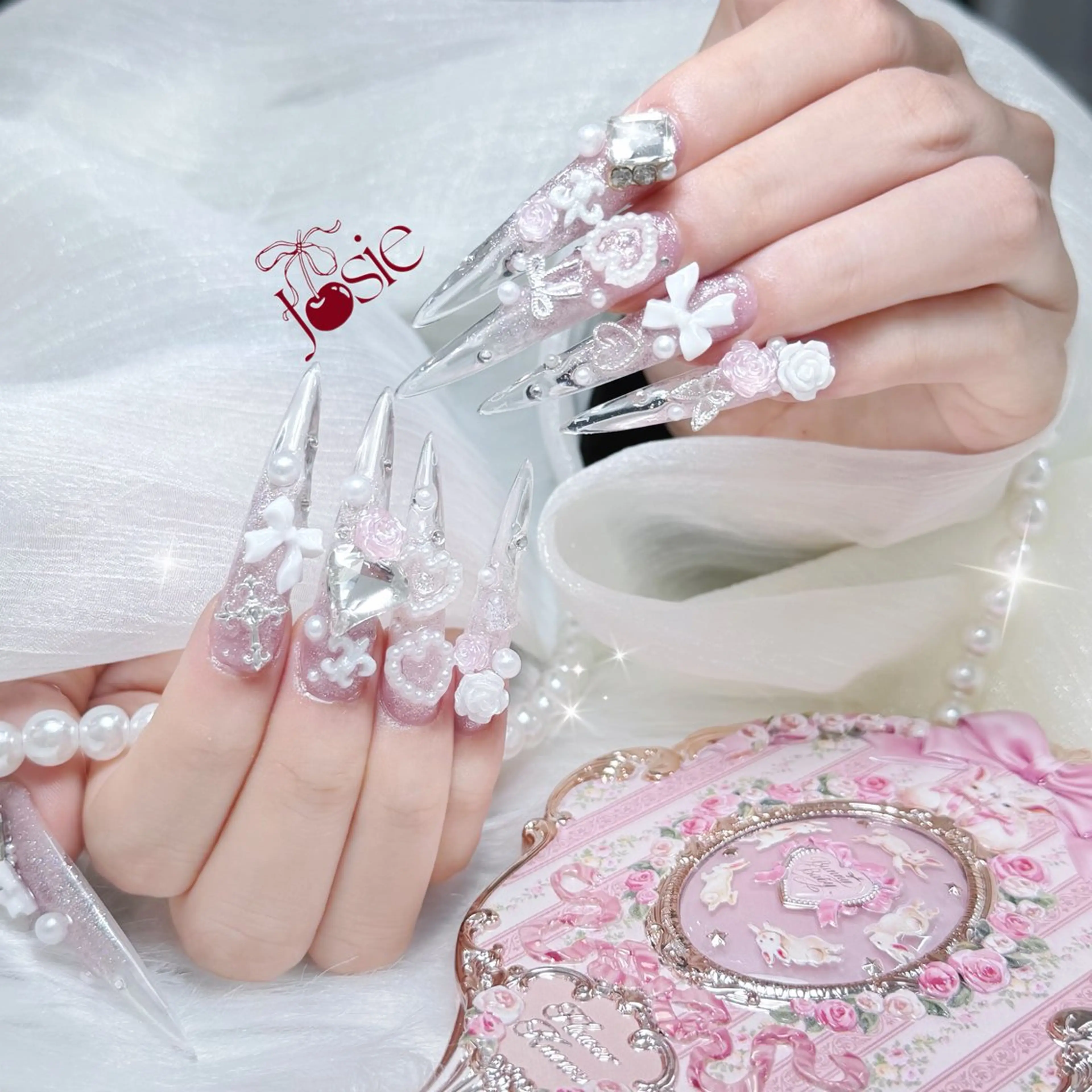 ネイル キラキラネイル 韓国ネイル 持ち込み ワンホンネイル ハンドネイル JOSIE nail studioのネイルデザイン