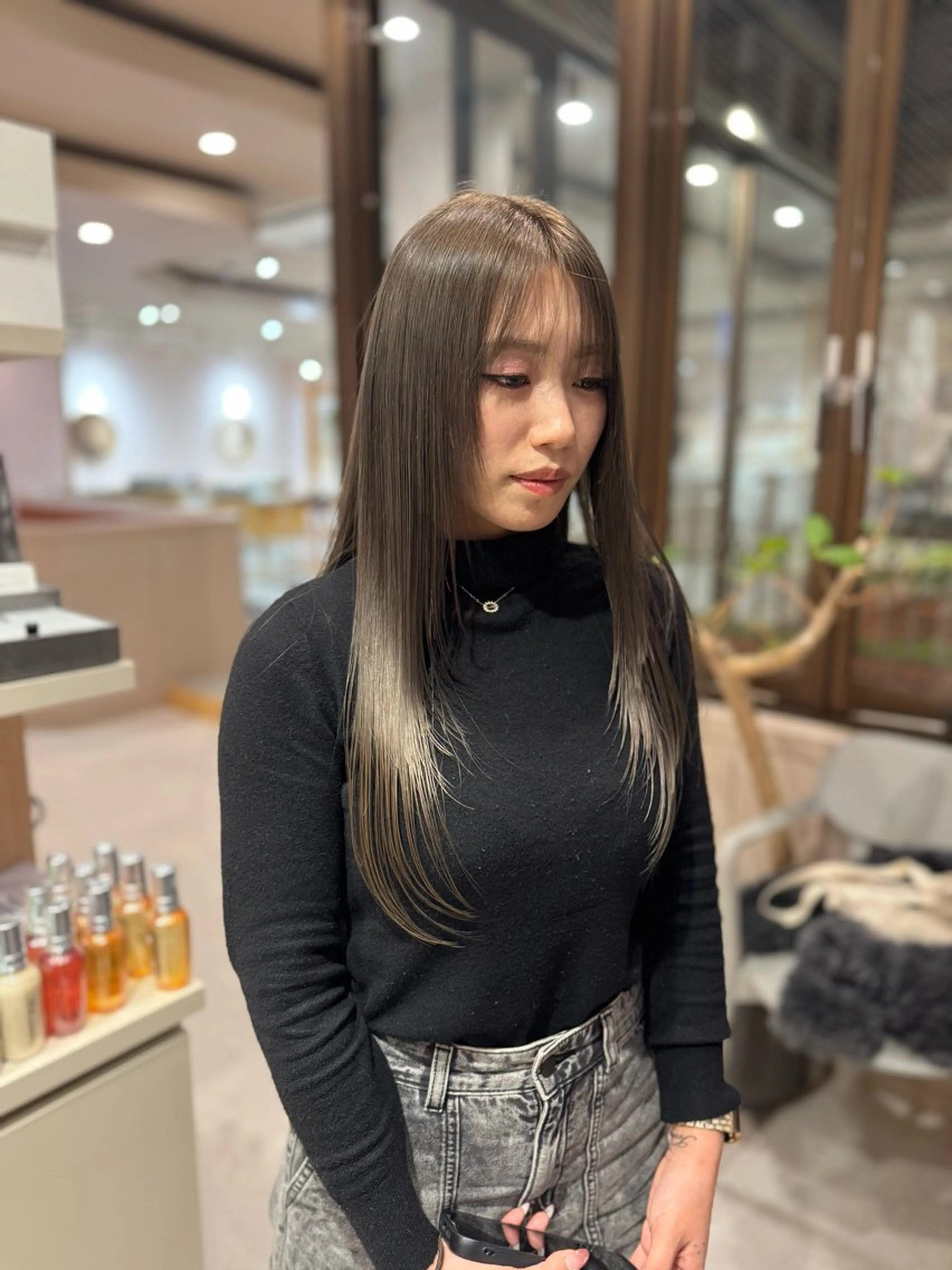 ロング カラー ブリーチ 透明感カラー グレージュ レイヤーカット カット ヘアカラー AYATO 'のヘアスタイル