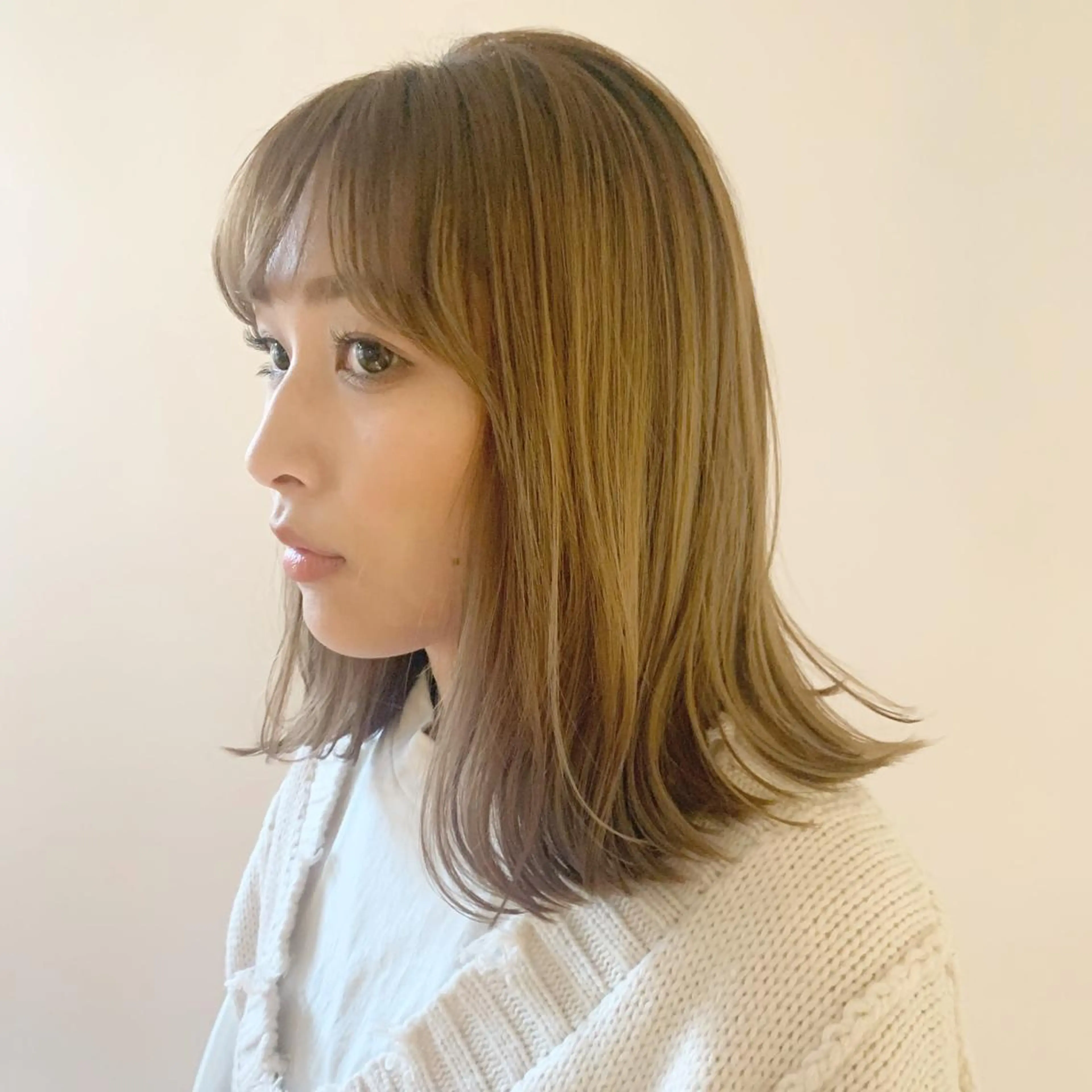 ミディアム 切りっぱなしボブ ボブ レイヤーカット 佐々木 優衣のヘアスタイル