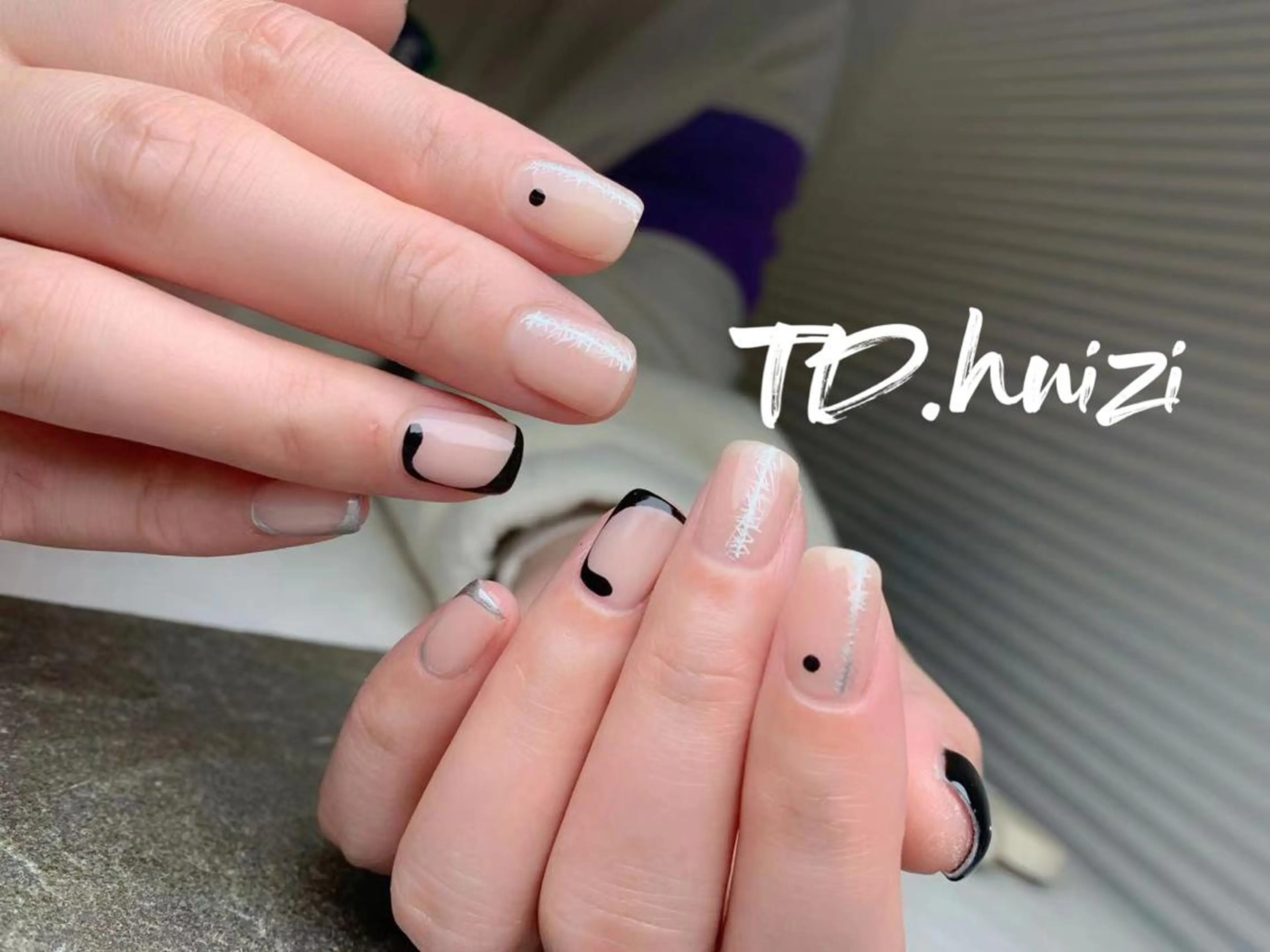 ミディアム めぐみのネイルサロン スタッフ練習のネイルデザイン