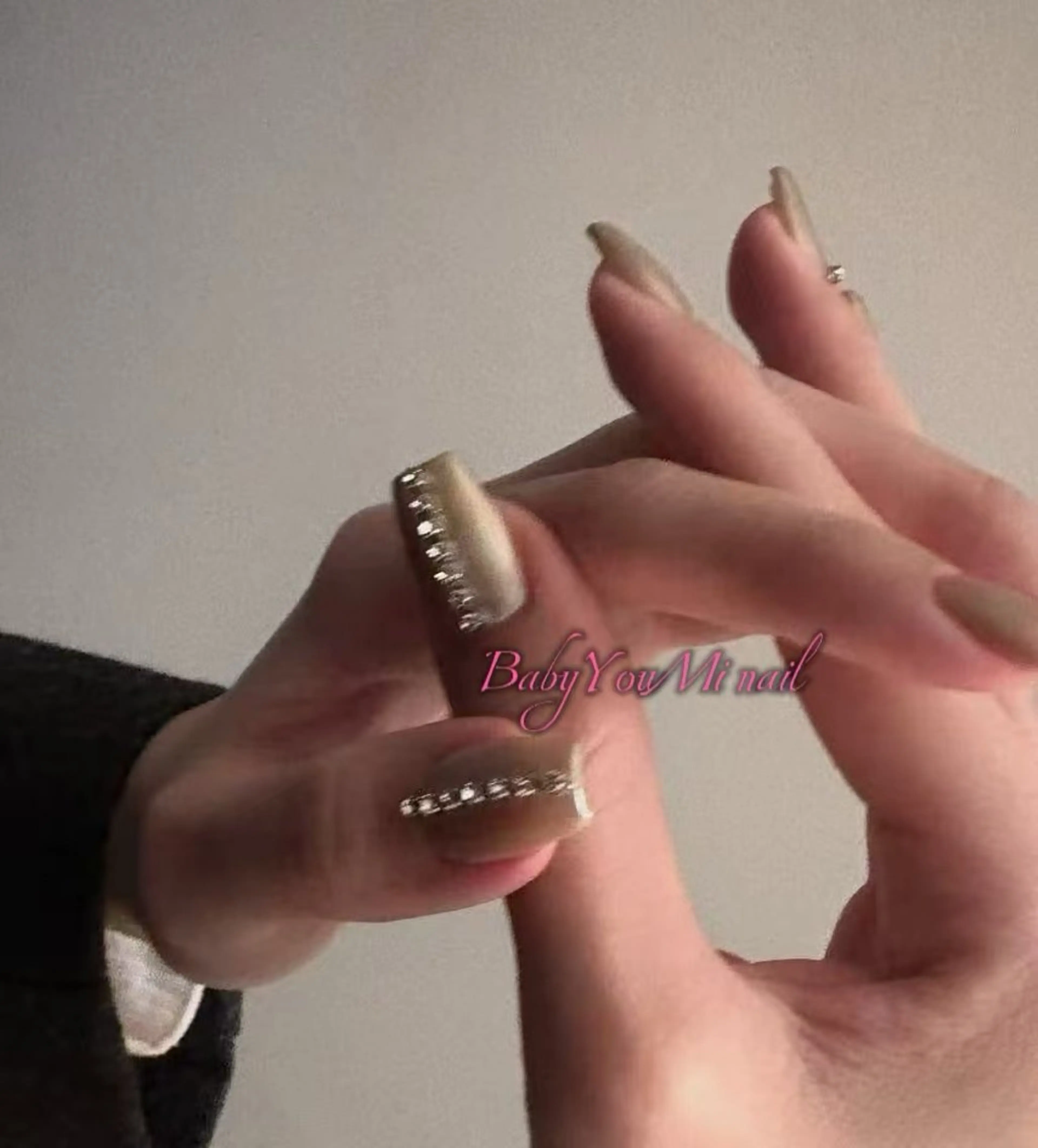 ネイル オーロラネイル フラワーネイル フットネイル フレンチネイル ジェルネイル ハンドネイル ハンドケア BabyYouMi nailのネイルデザイン