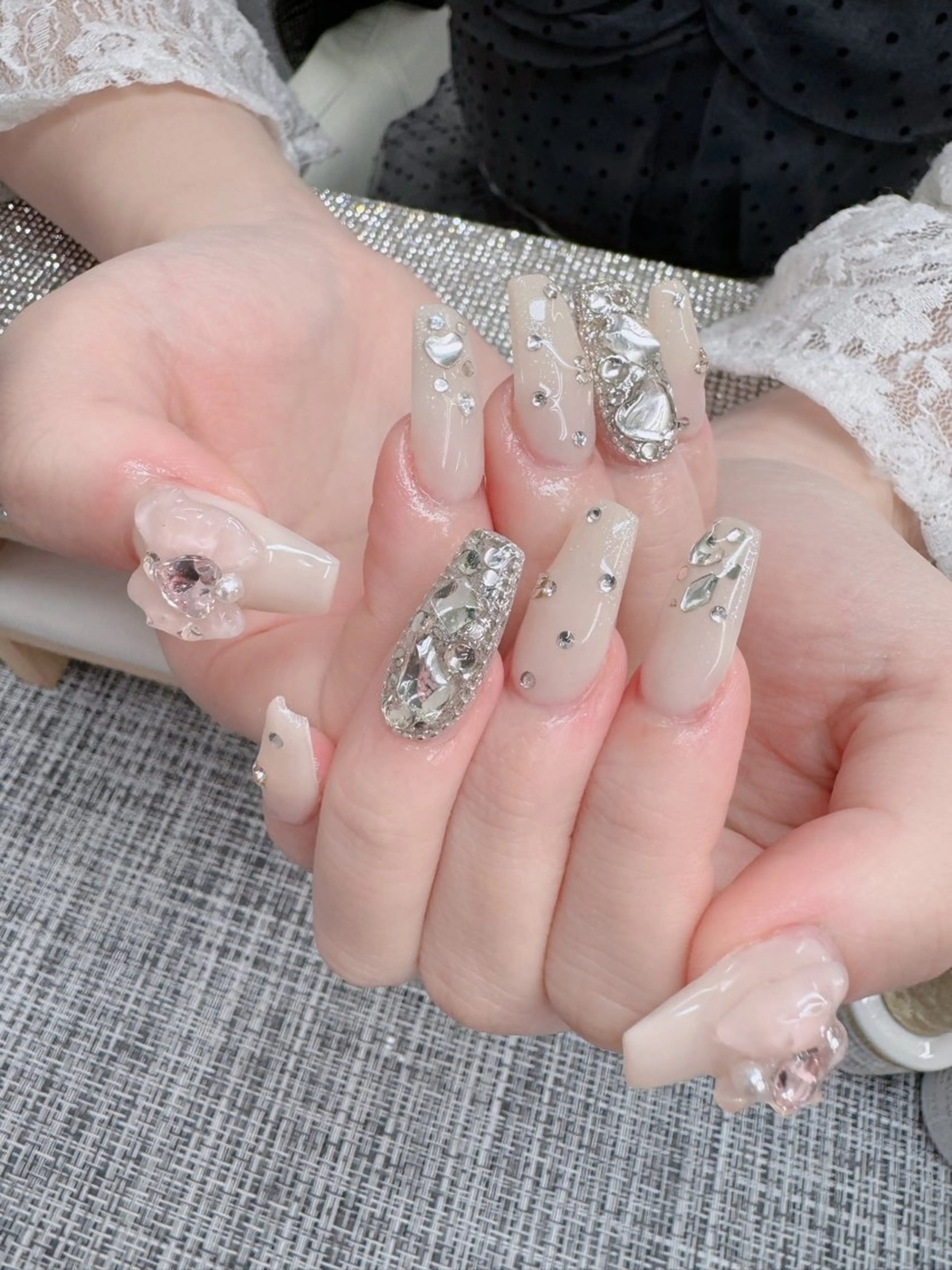 ネイル オーロラネイル フレンチネイル ジェルネイル ハロウィン キラキラネイル H.baby Nail Salonのネイルデザイン