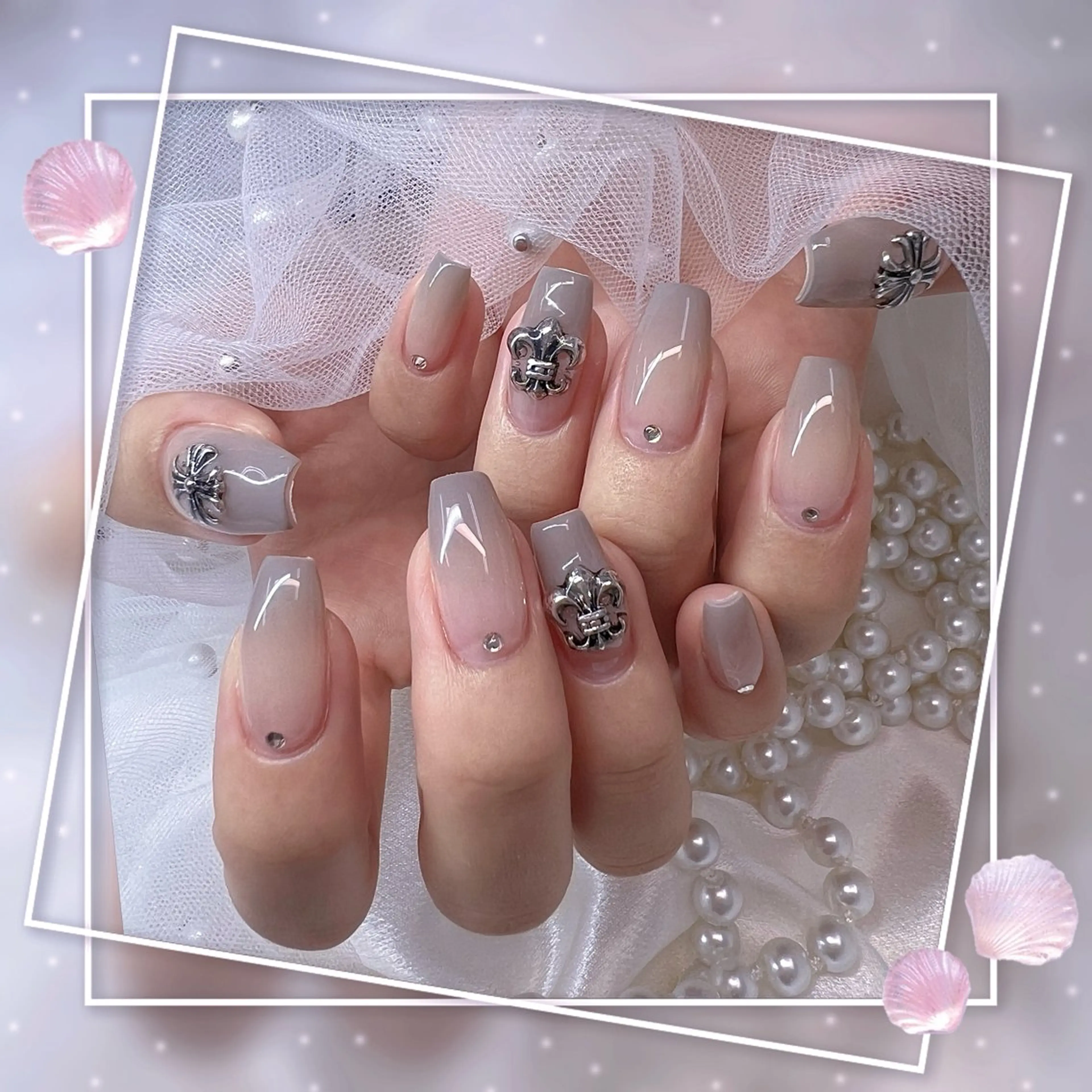 ネイル チークネイル フレンチネイル グラデーション マグネットネイル マグネットフレンチ ハンドネイル Chill Nailsalonのネイルデザイン