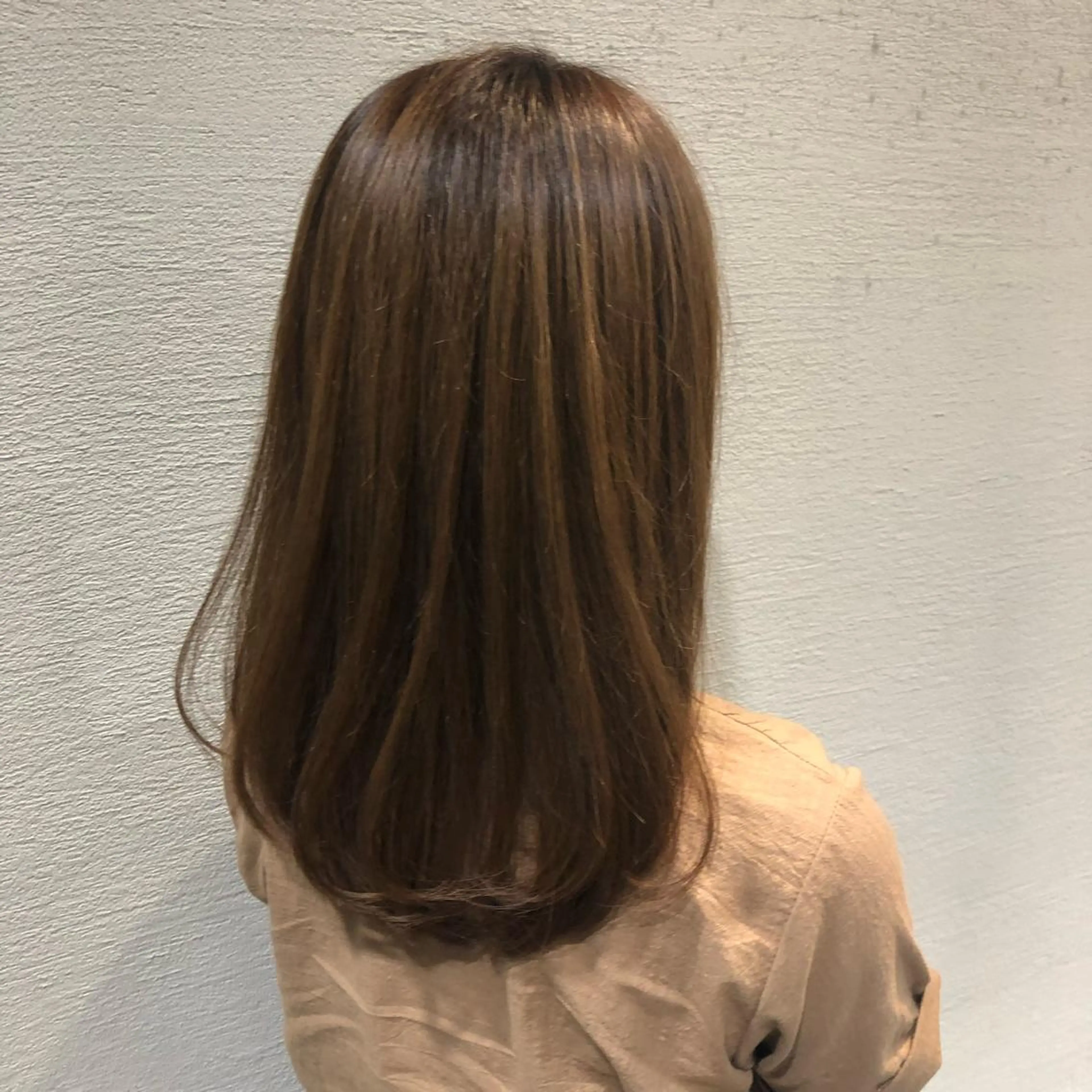 セミロング カラー SHION/銀座 まとまるカット🩵のヘアスタイル