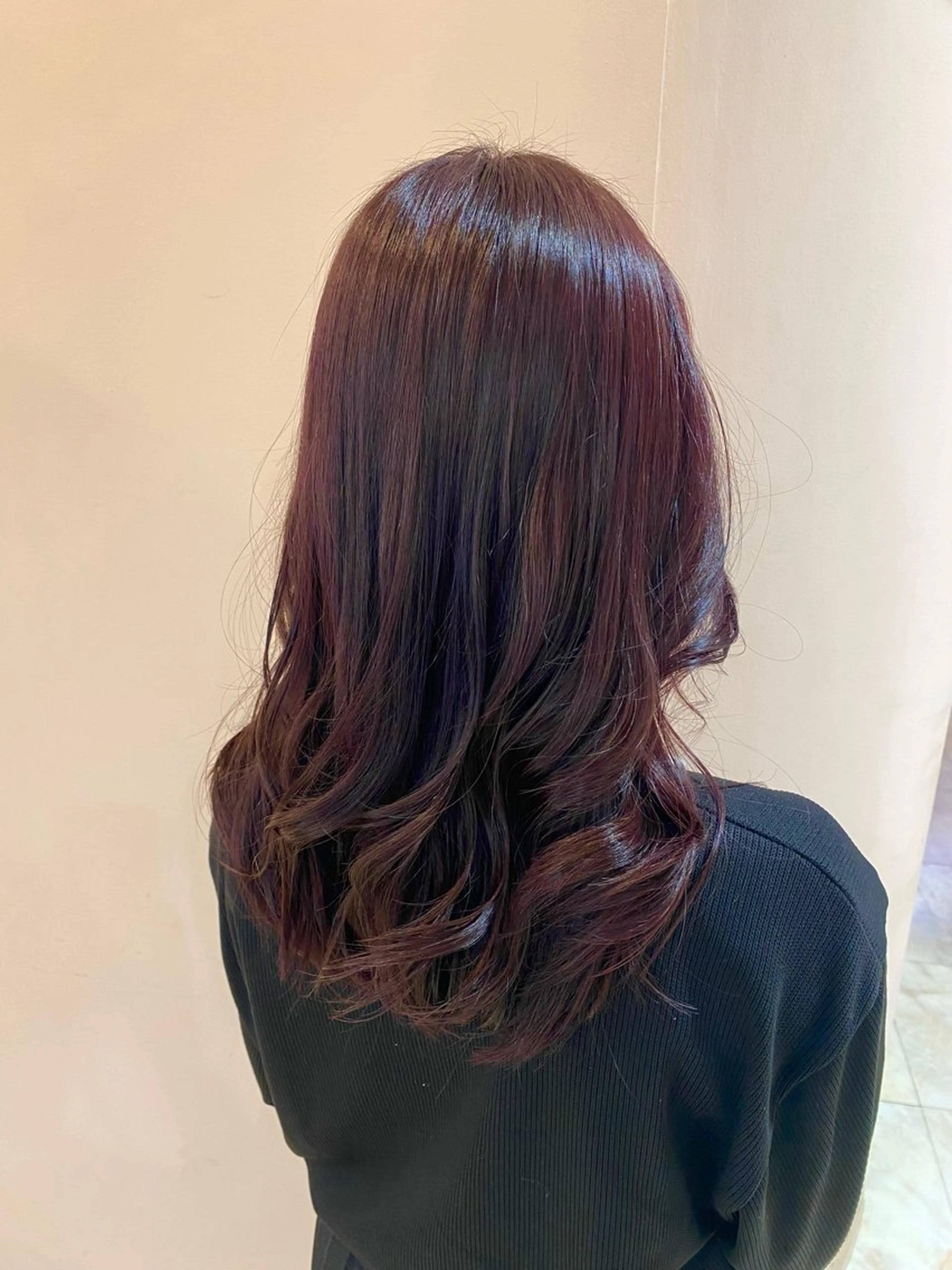 ミディアム カラー ピンクカラー 鈴木 二依奈のヘアスタイル