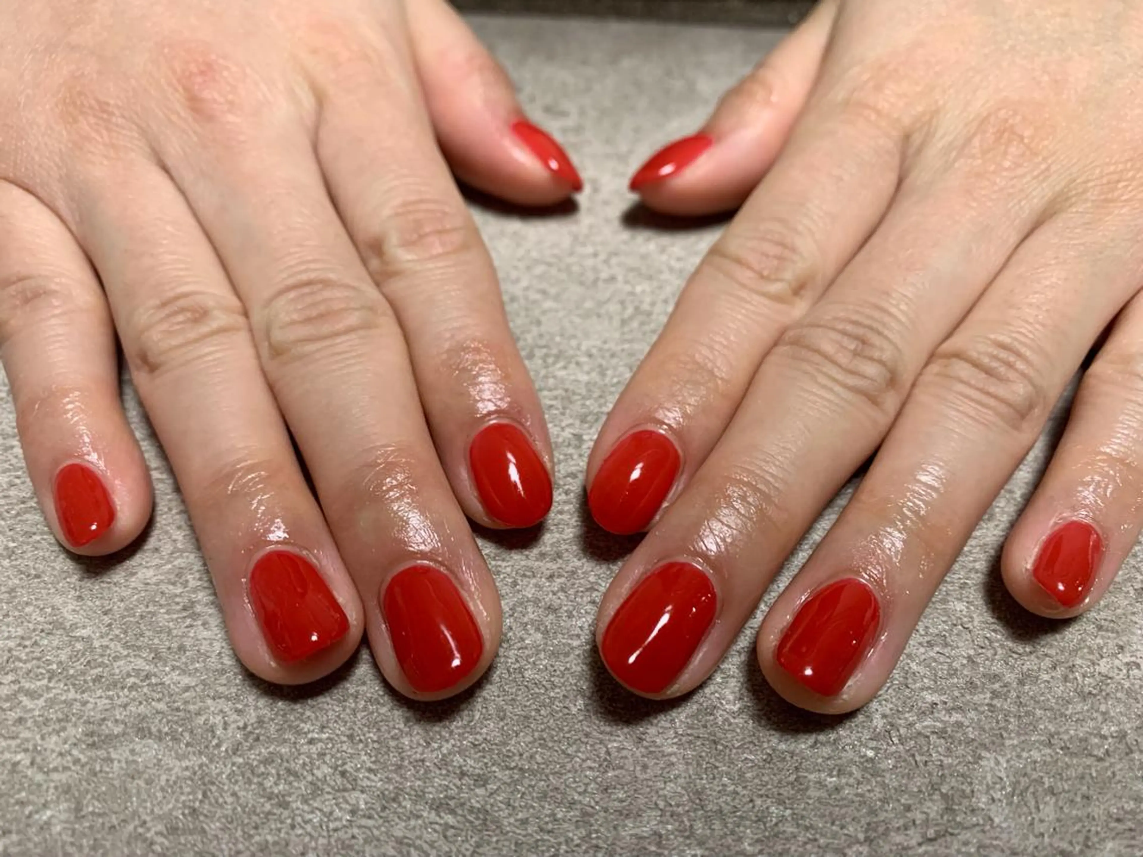 ネイル ワンカラーネイル 赤色 kikinail 溝の口のネイルデザイン